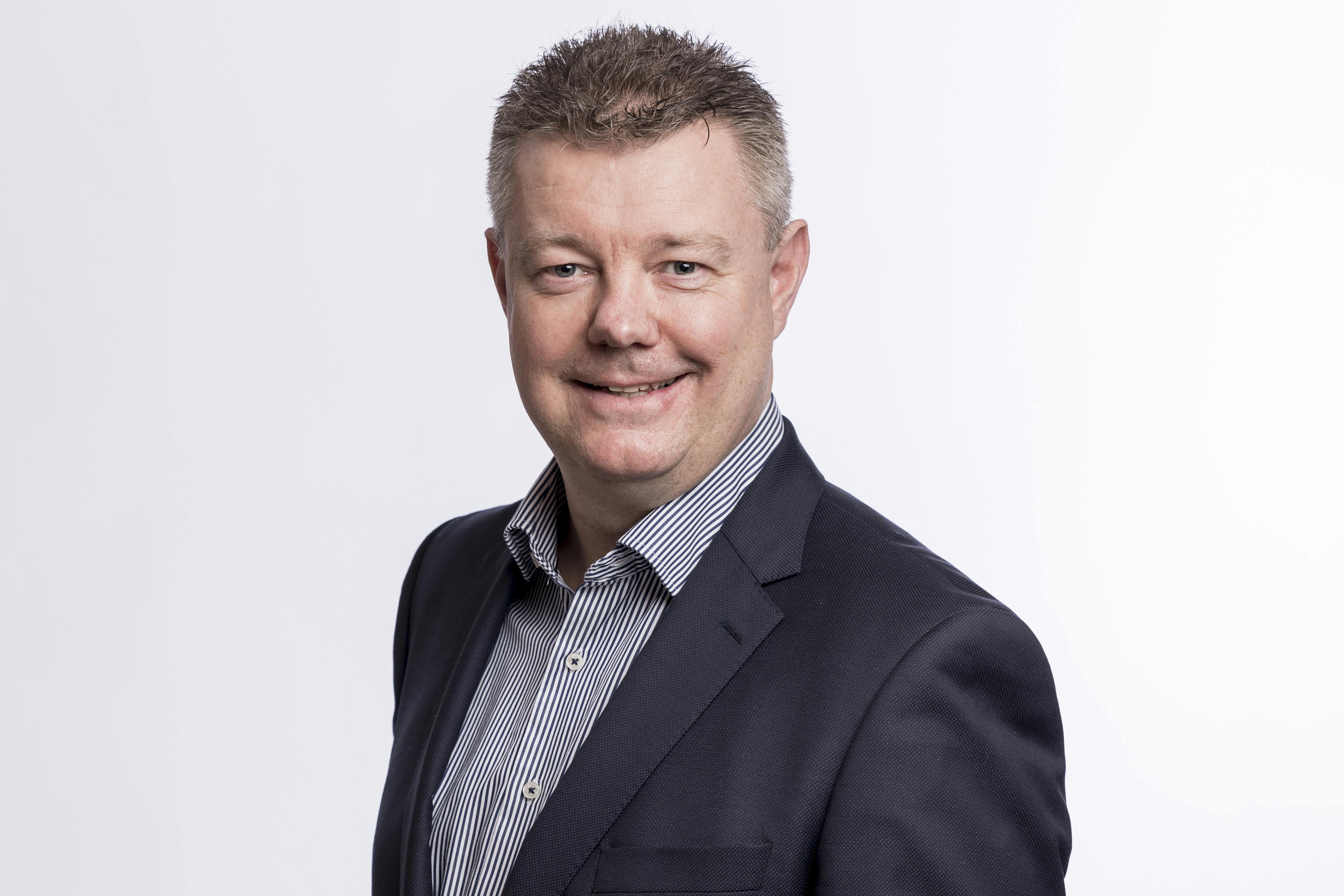 Morten Melchiors er 46 år og uddannet Cand. Polit. Han vil have udeserveringstidspunktet ned til klokken 22.