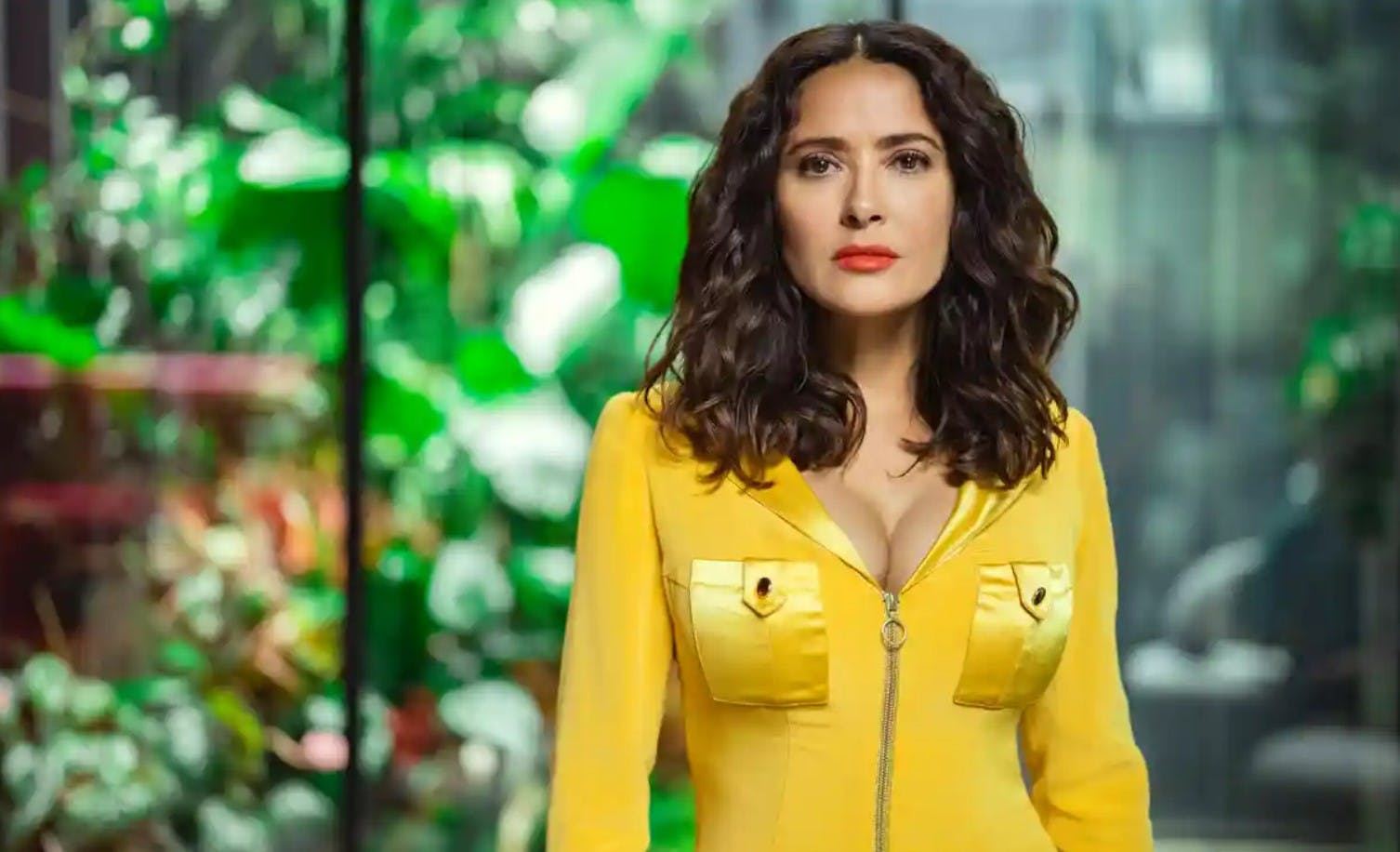 Salma Hayek har en af rollerne i Black Mirror, der består af fem episoder i sæson 6.