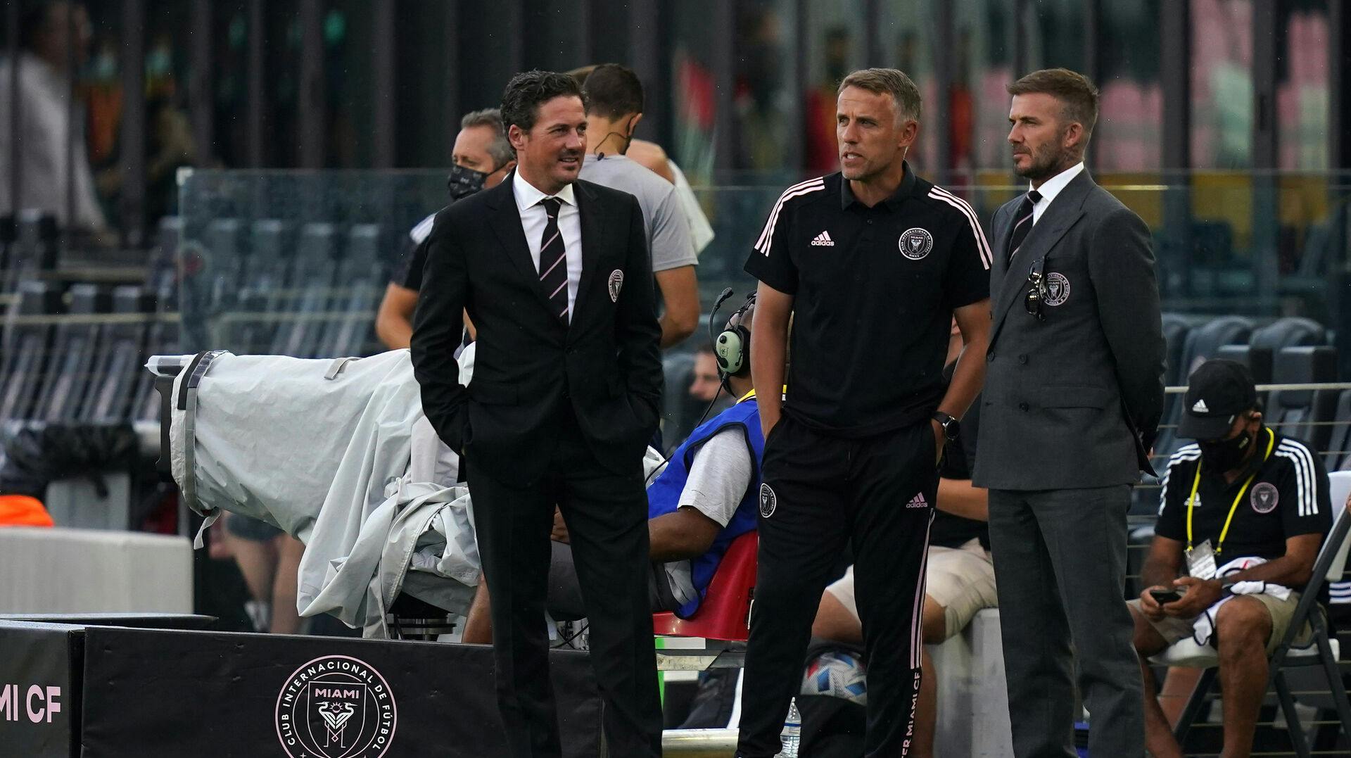 David Beckham har valgt at fyre Phil Neville (mf) i klubben Inter Miami.