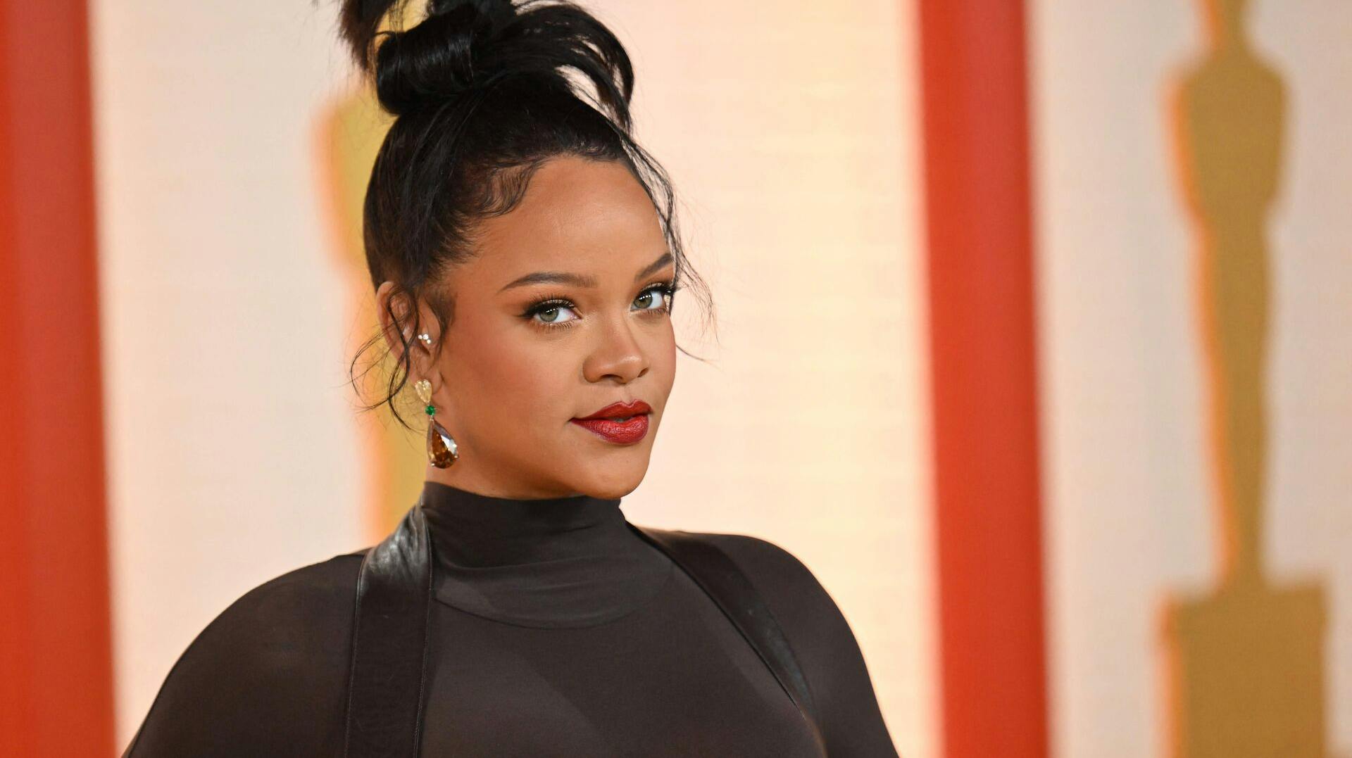 Rihannas formue bliver vurderet til at være omkring 1,4 milliarder dollar. Det er i omegnen af 10 milliarder kroner.