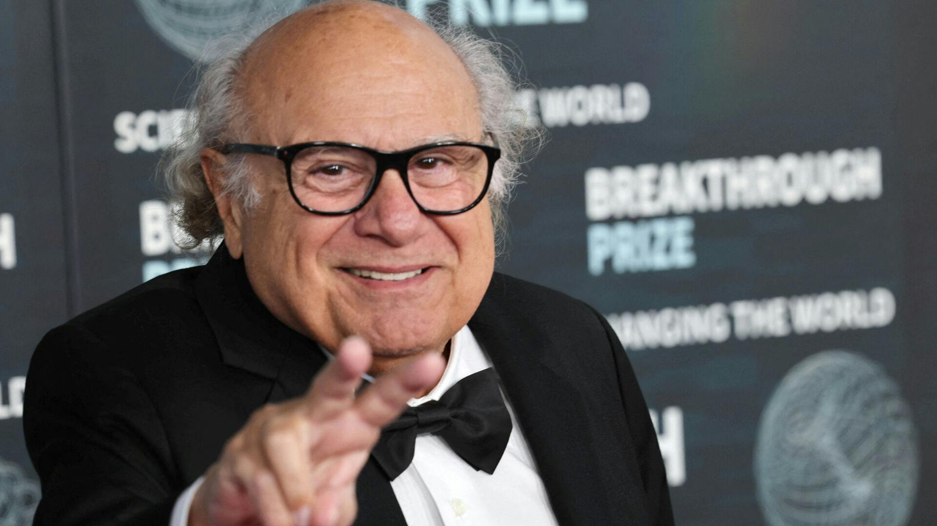 Danny DeVito er åbenbart stadig en gift mand.