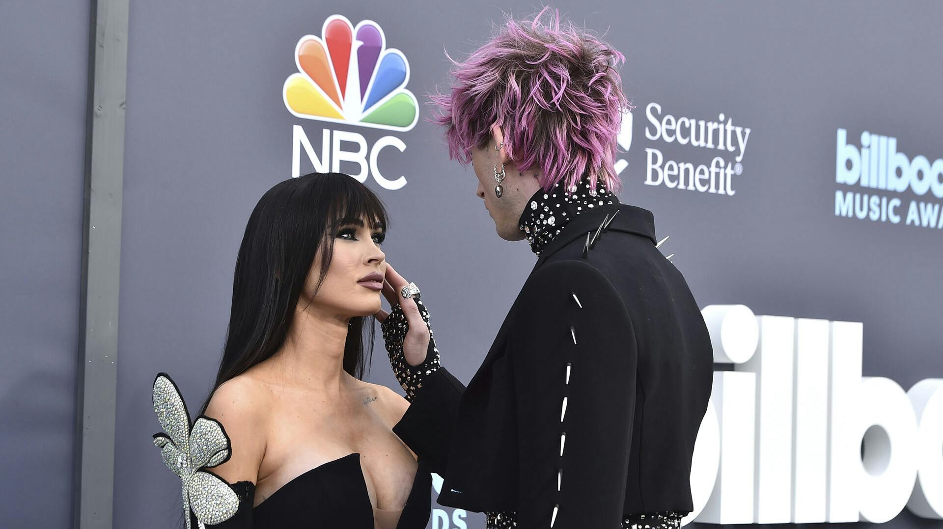 Alt lod til at være fint mellem Megan Fox og Machine Gun Kelly, da de i maj 2022 dukkede op på løberen til årets Billboard Music Awards, men der er sket meget siden da. 