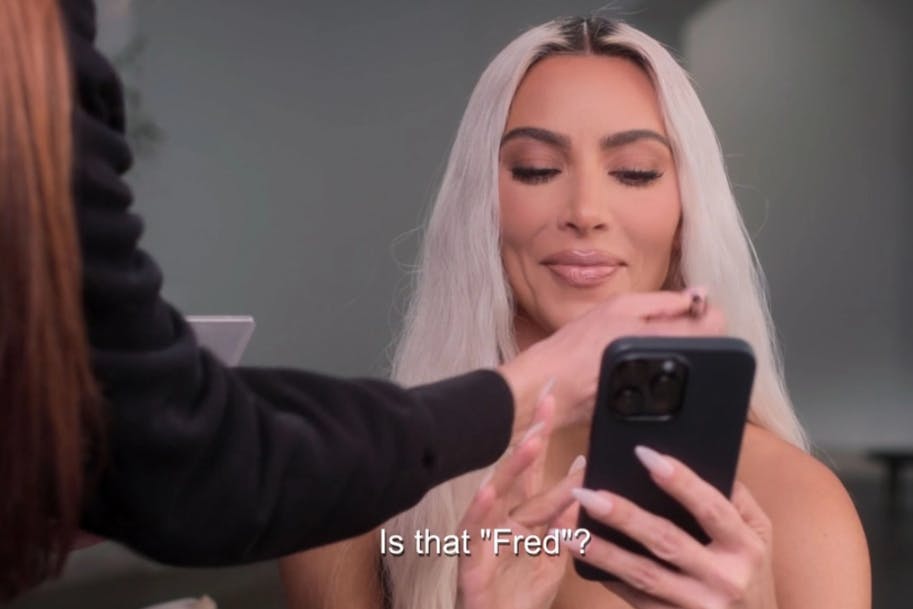 Her skriver Kimmy K med sin hemmelige flamme.