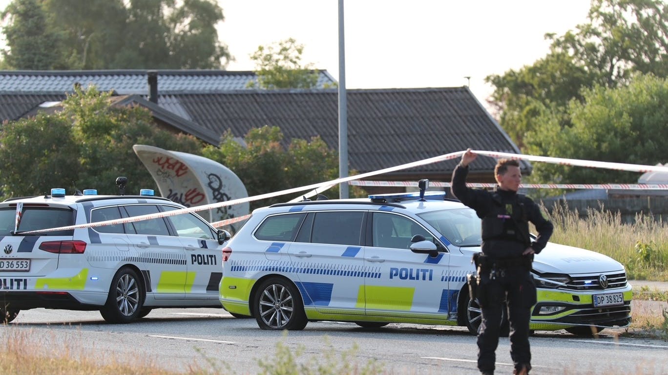 Politi i Hvidovre, hvor den ene mistænkte forulykkede og forsøgte at flygte til fods.