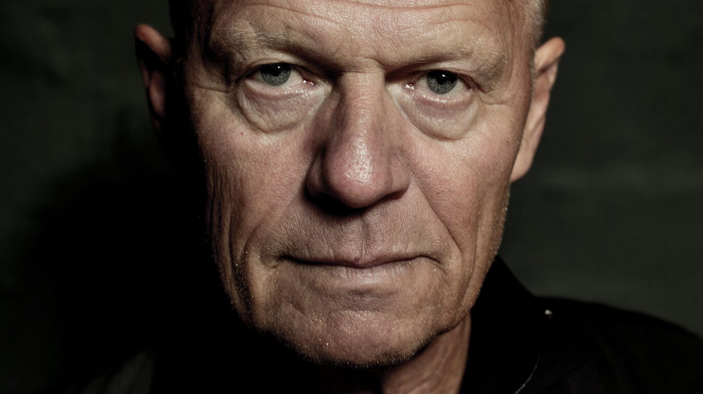 Morten Sabroe blev født i Gentofte.