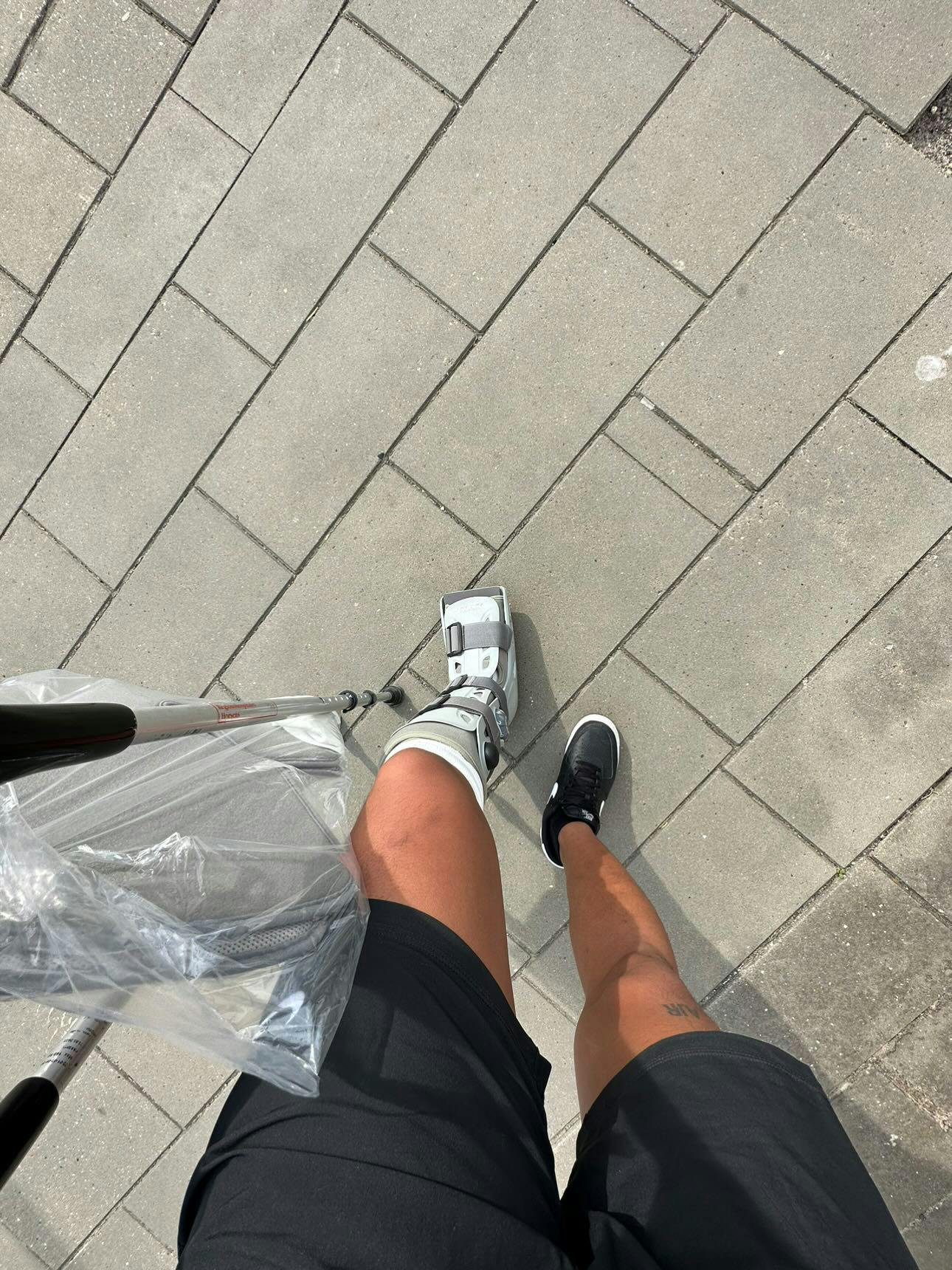 En fodboldkamp har gjort Art ukampdygtig de næste mange uger. 