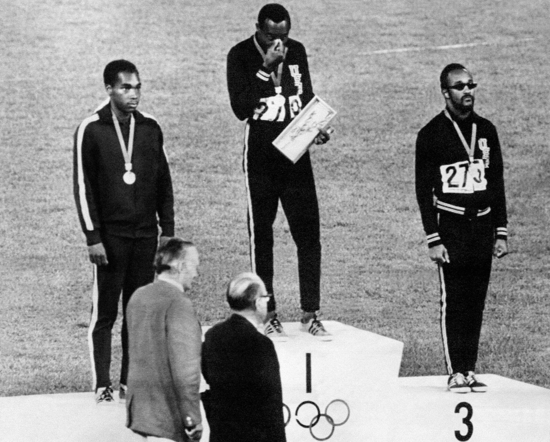 Jim Hines løb i 1968 100 meter på 9,95 sekunder.
