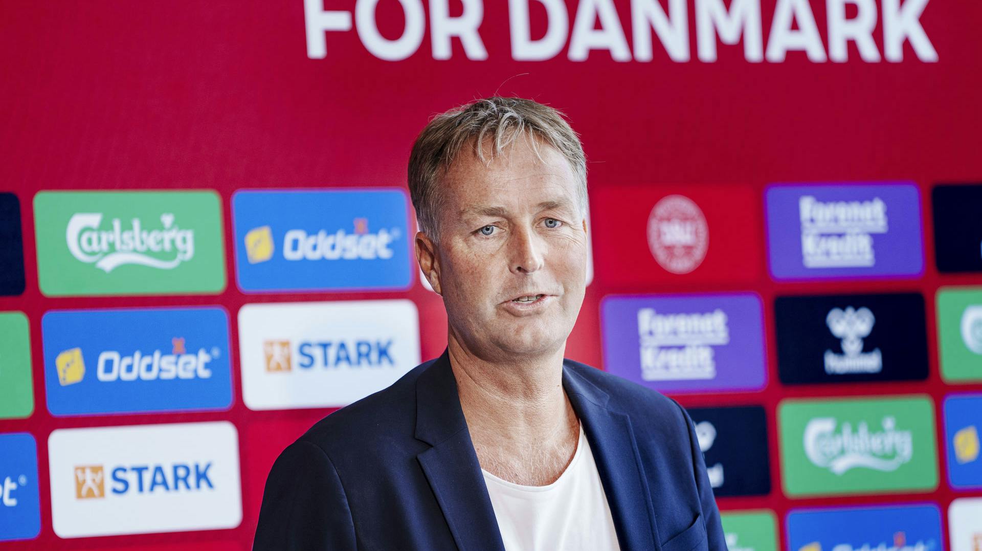 Ifølge herrelandsholdets landstræner, Kasper Hjulmand, er det ikke lønnen, der trækker.