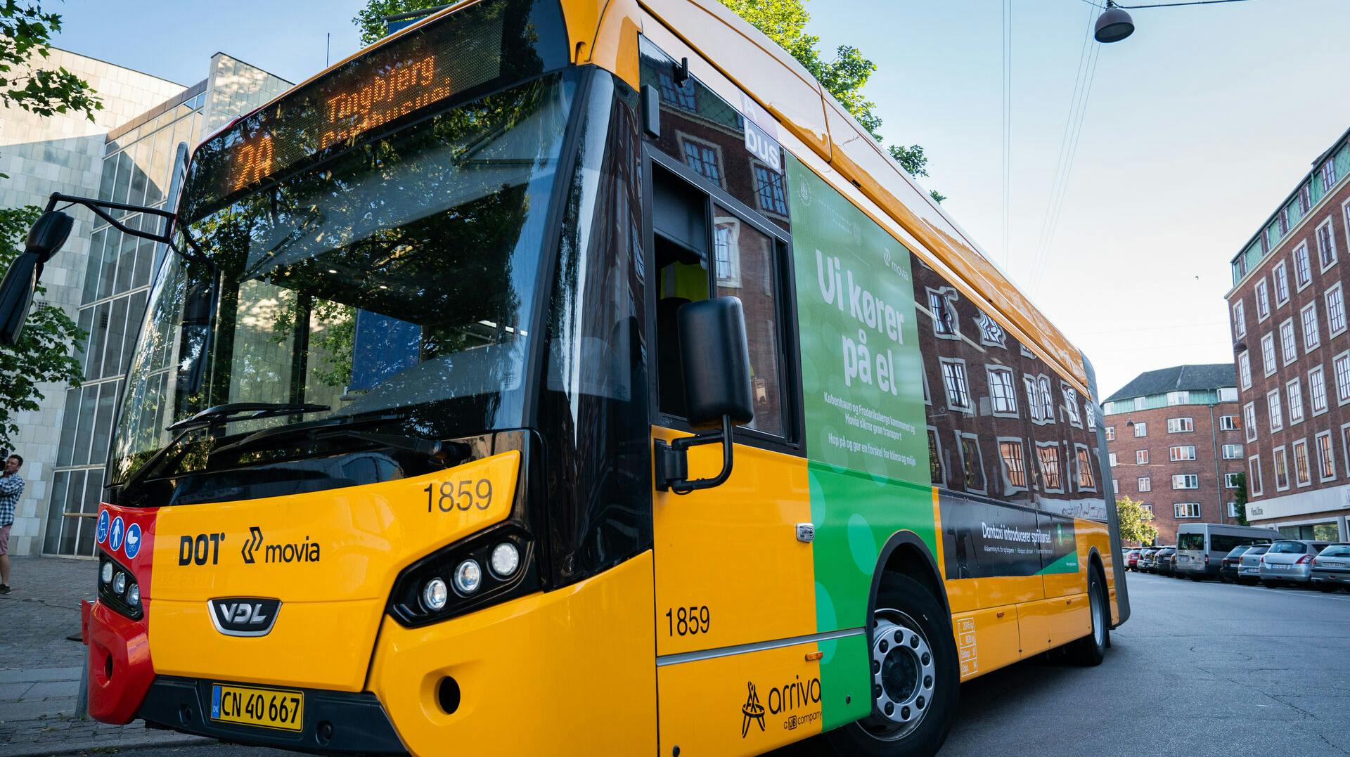 Selv om man skal have en billig billet, må man stadig gerne betale med store pengesedler. Det vurderer Forbrugerombudsmanden.