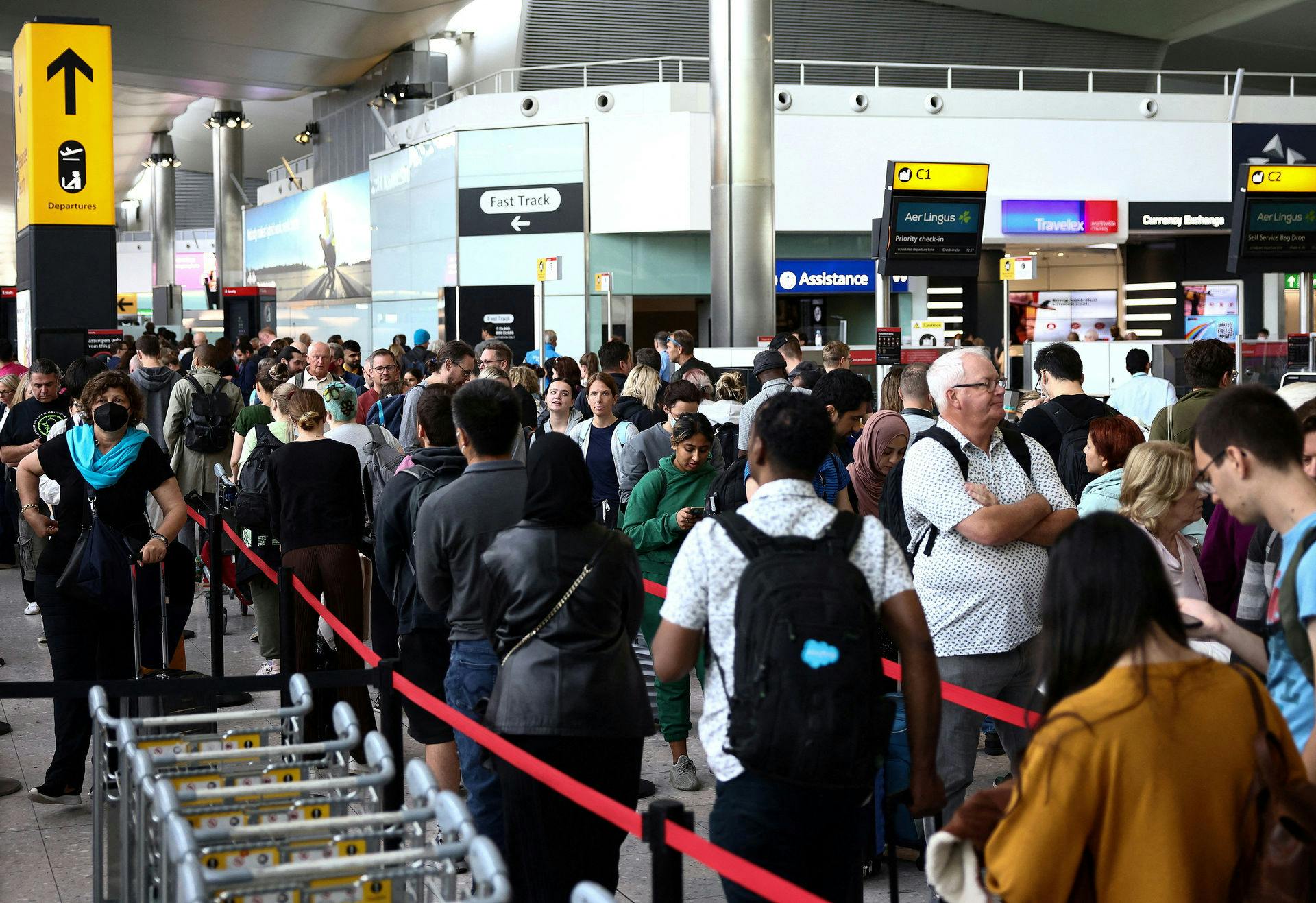 Passagerer i en af Europas mest travle lufthavne bør nok forberede sig på kø den kommende tid. I 31 dage vil sikkerhedspersonale i Heathrow lufthavn strejke, efter at deres fagforening har afvist en lønstigning, de ikke mener, er høj nok.