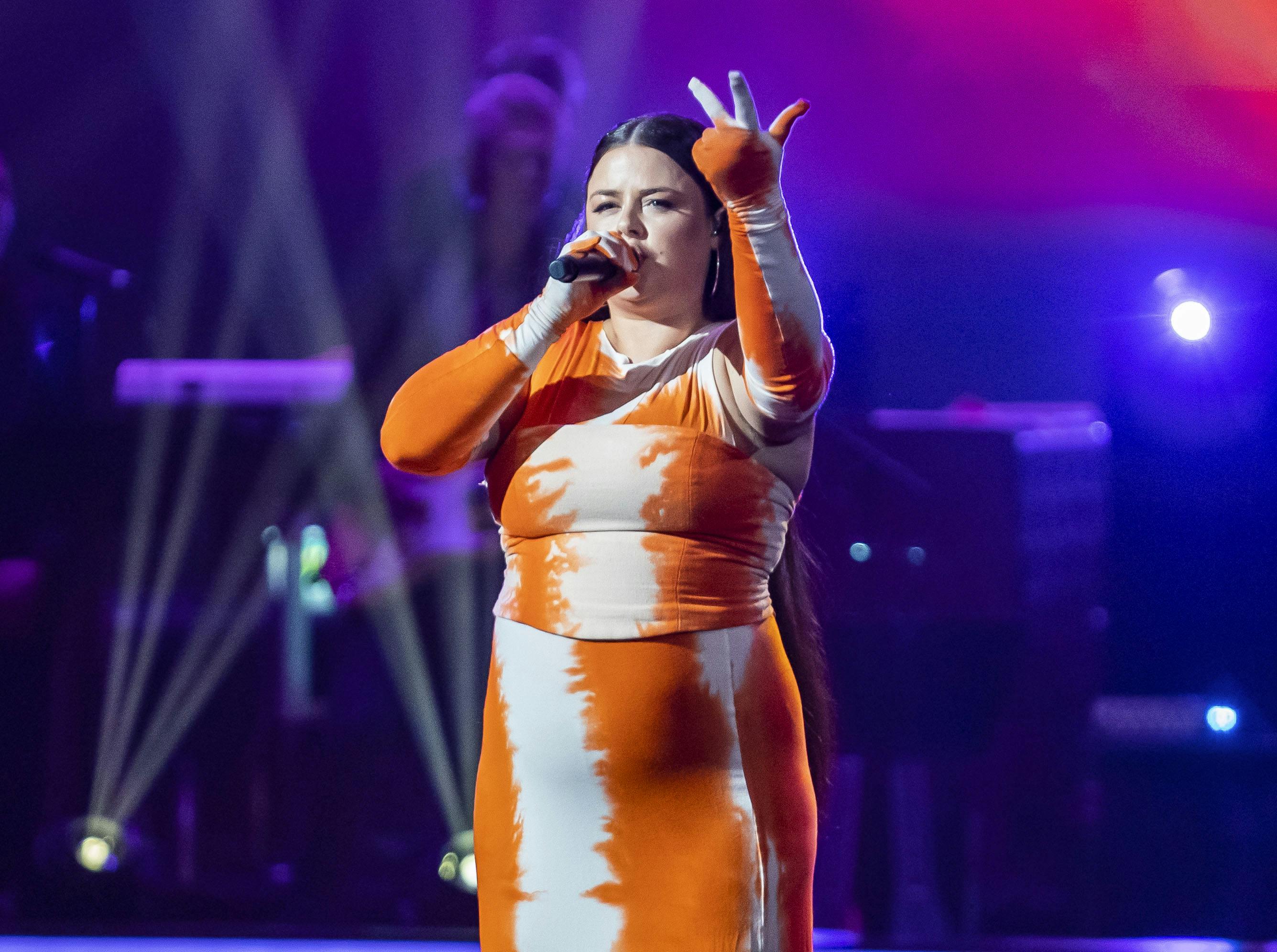 Jada skal passe på sig selv og aflyser derfor alle sine koncerter i juni. 