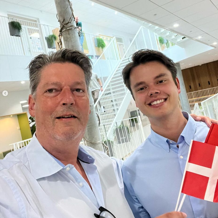 Far Mogens var med, da Christian blev færdiguddannet. 