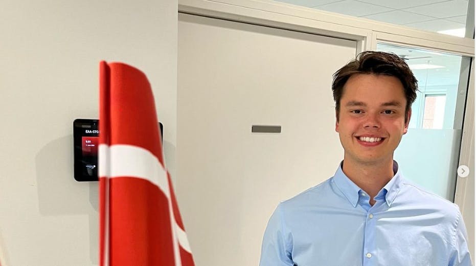 Der var store smil hos den tidligere tv-person i dagens anledning. 