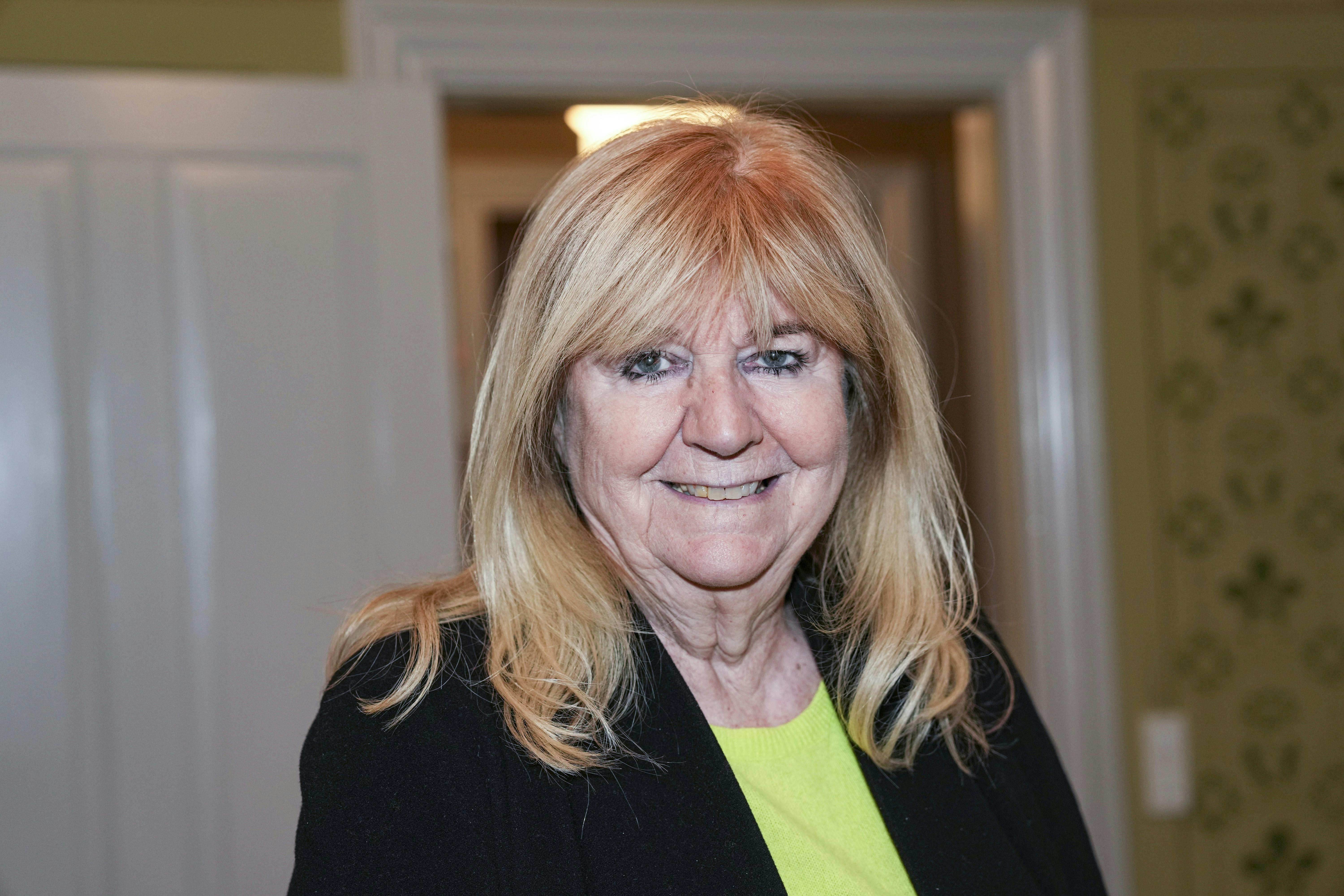 Ulla Terkelsen kan tale både Fransk, Polsk, Dansk, Engelsk og Tysk.