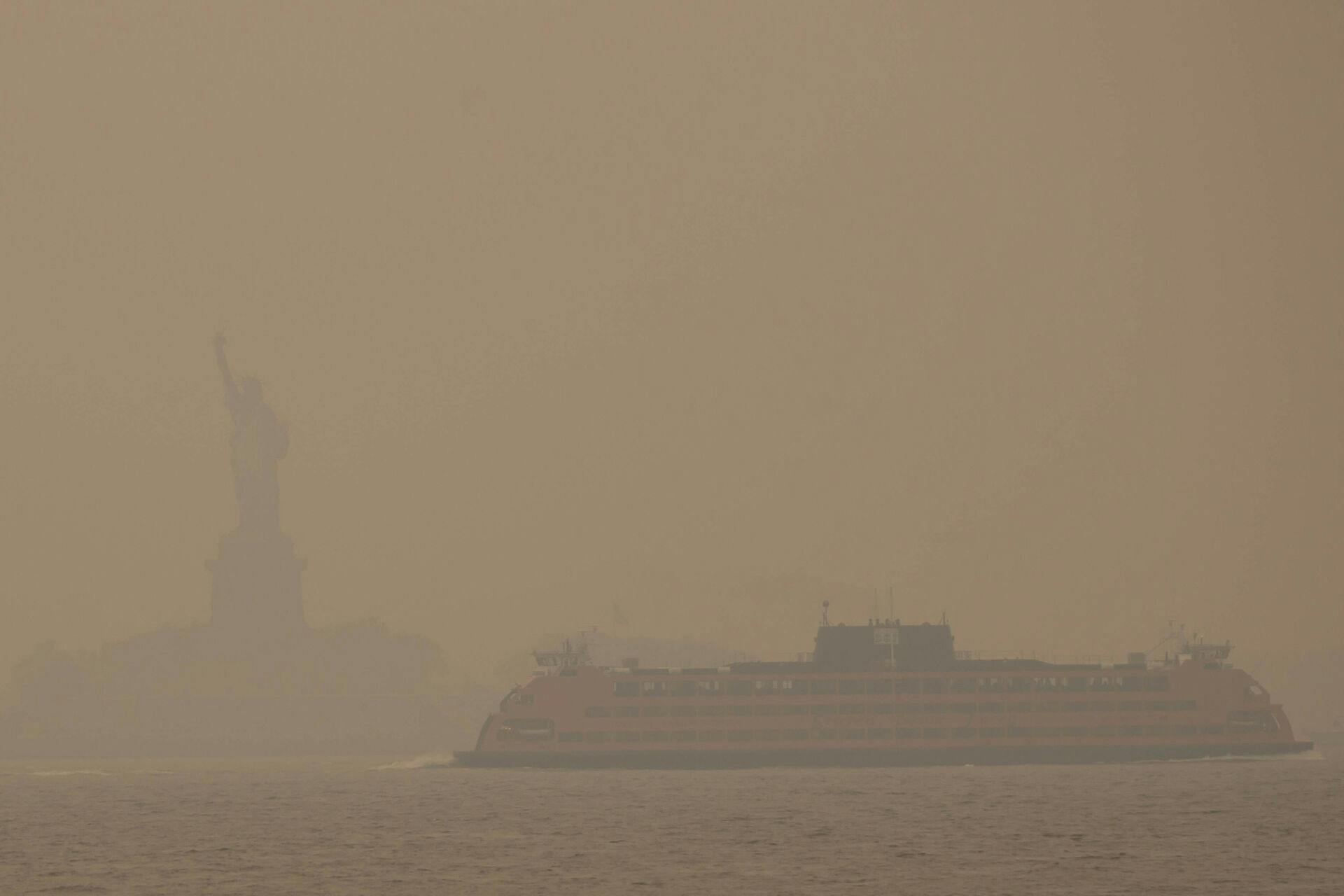 Storbyen New York er indhyllet i røg, der stammer fra de voldsomme skovbrande i Canada.&nbsp;
