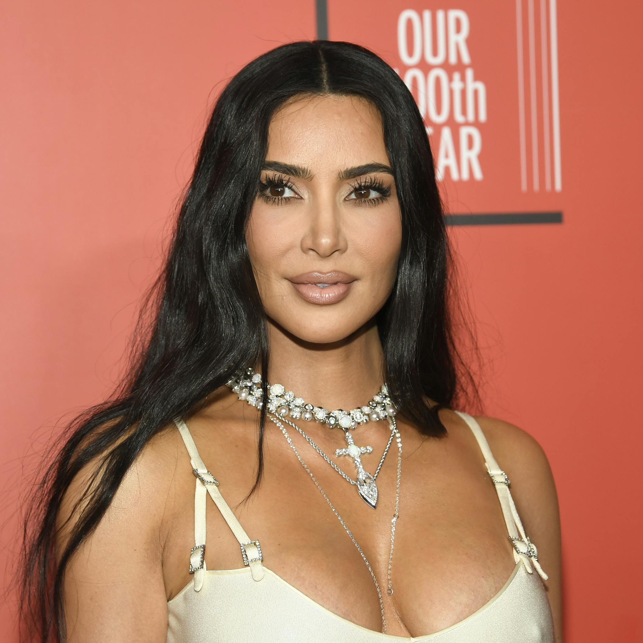 Selv om Kim Kardashianer vant til at smide klunset foran hele verden, så kan hun også være blufærdig.