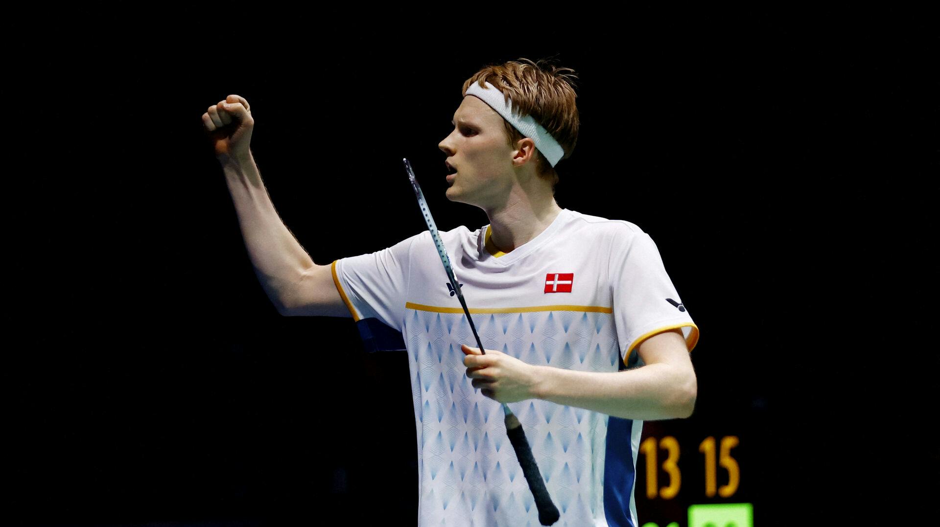 Anders Antonsen var i problemer mod Lee Chia Hao, men kæmpede sig videre til semifinalen ved Singapore Open. 