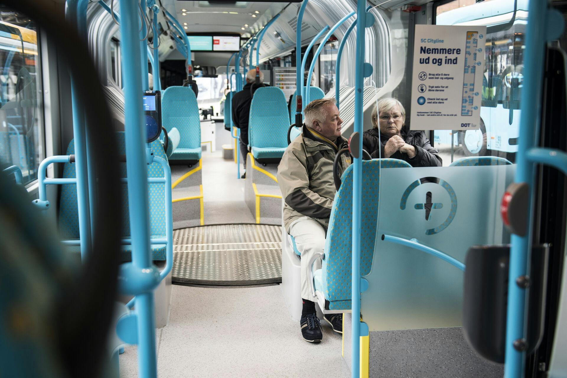 Man skal være skarp som buspassager. Ellers kan det blive meget dyrt ikke at have styr på de avancerede rejsekort-automater.