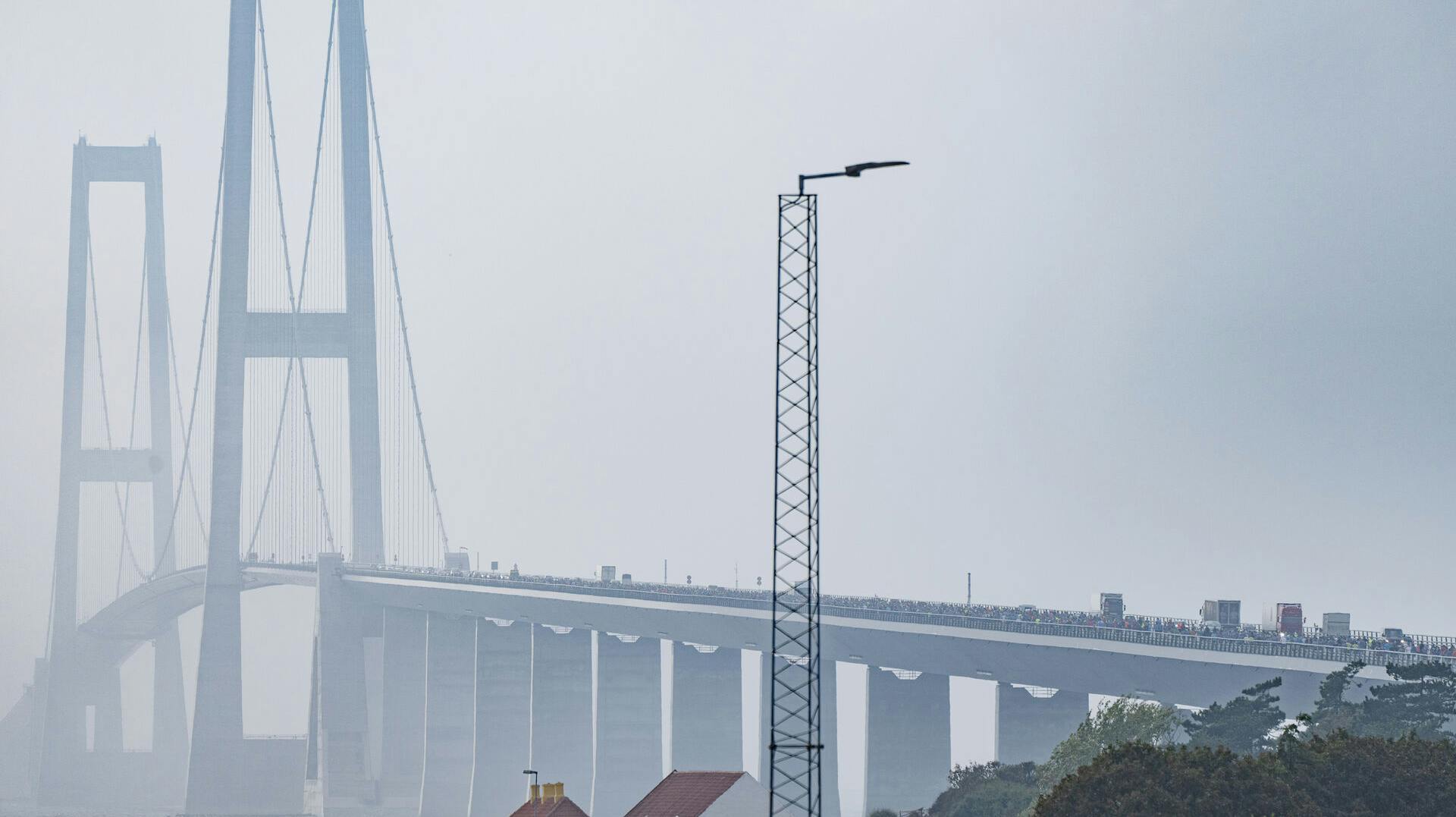 Broløbet holder i år 25-års jubilæum, men det giver også store forsinkelser for trafikanter. 
