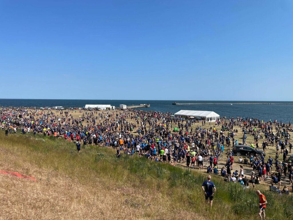 Over 10.000 motionister har i dag krydset Storebæltsbroen i "Broløbet". 