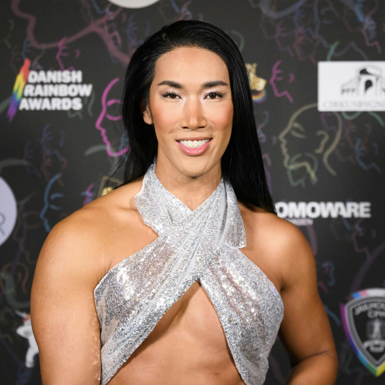 Efter en lang pause er Sy Lee igen klar til at lave fjernsyn.