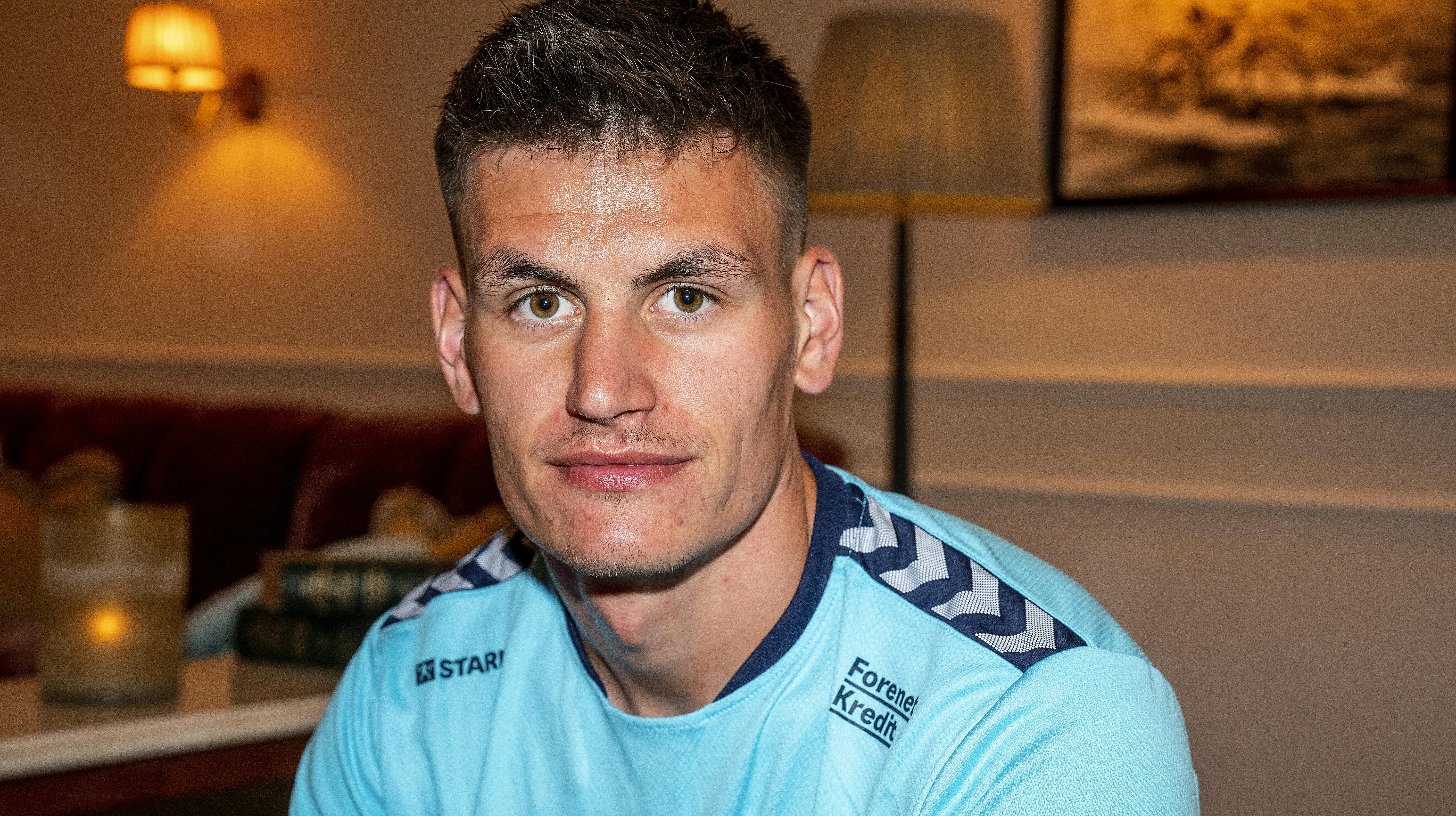 Joakim Mæhle begræder, at AaB rykkede ned fra Superligaen. Efterfølgende kom han med en klar opfordring til fansene af klubben. 