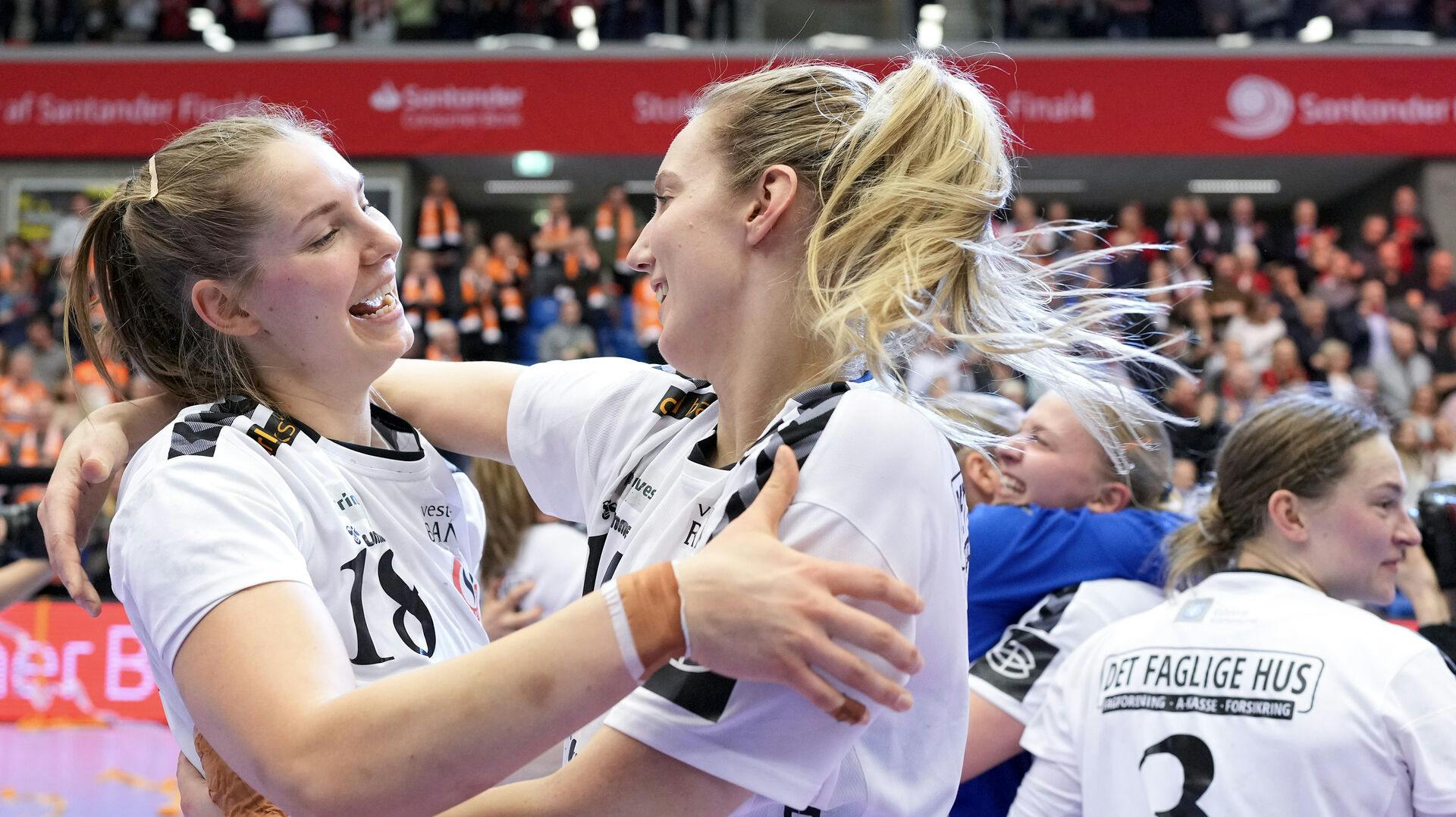 Kristine Breistøl forlader Team Esbjerg, når hendes kontrakt udløber i 2024. Hun skifter til den ungarske storklub Györ. 