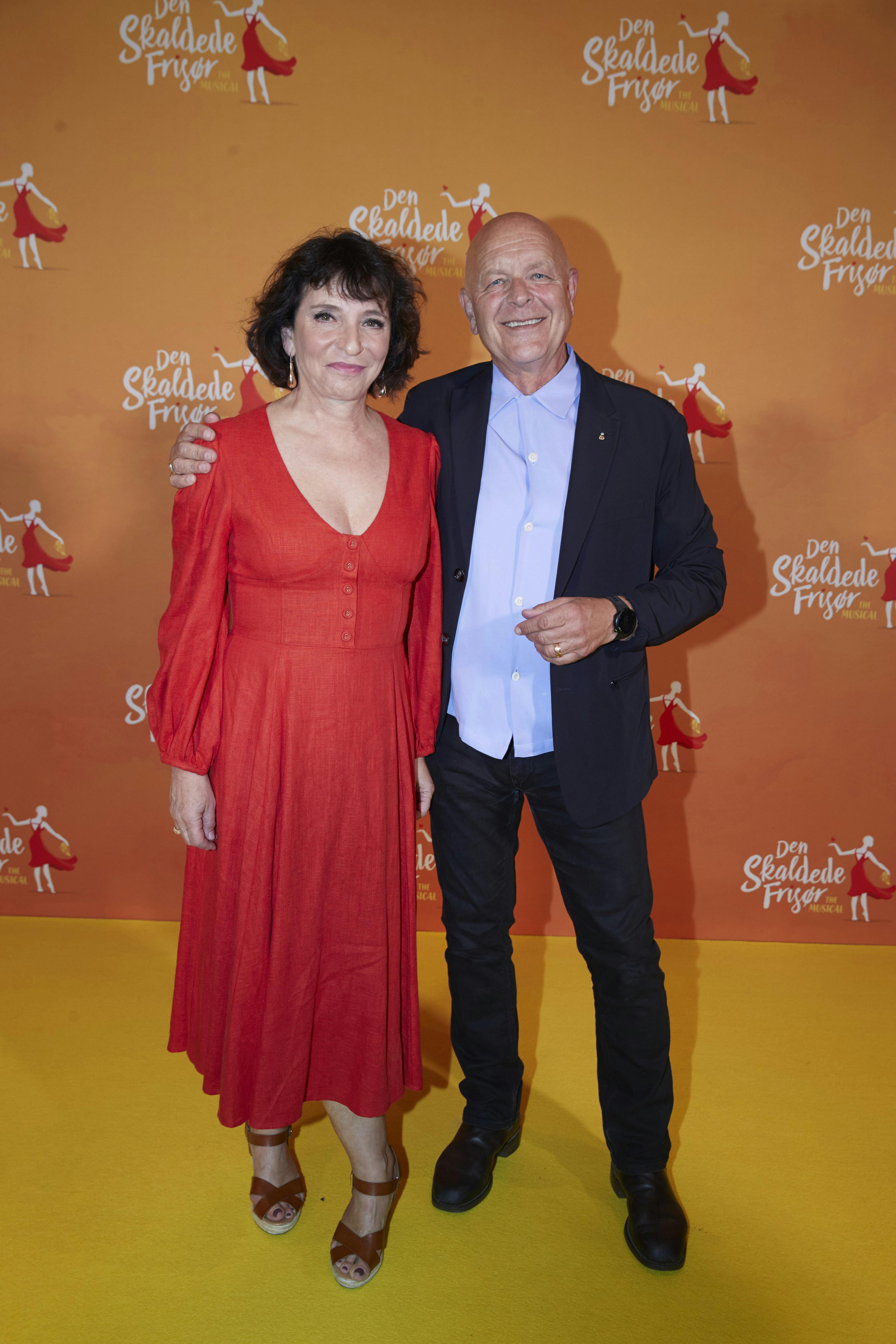 Selv om hun i en lang årrække har dannet par med Jesper Winge Leisner, er det kun Susanne Bier, som står på skødet.