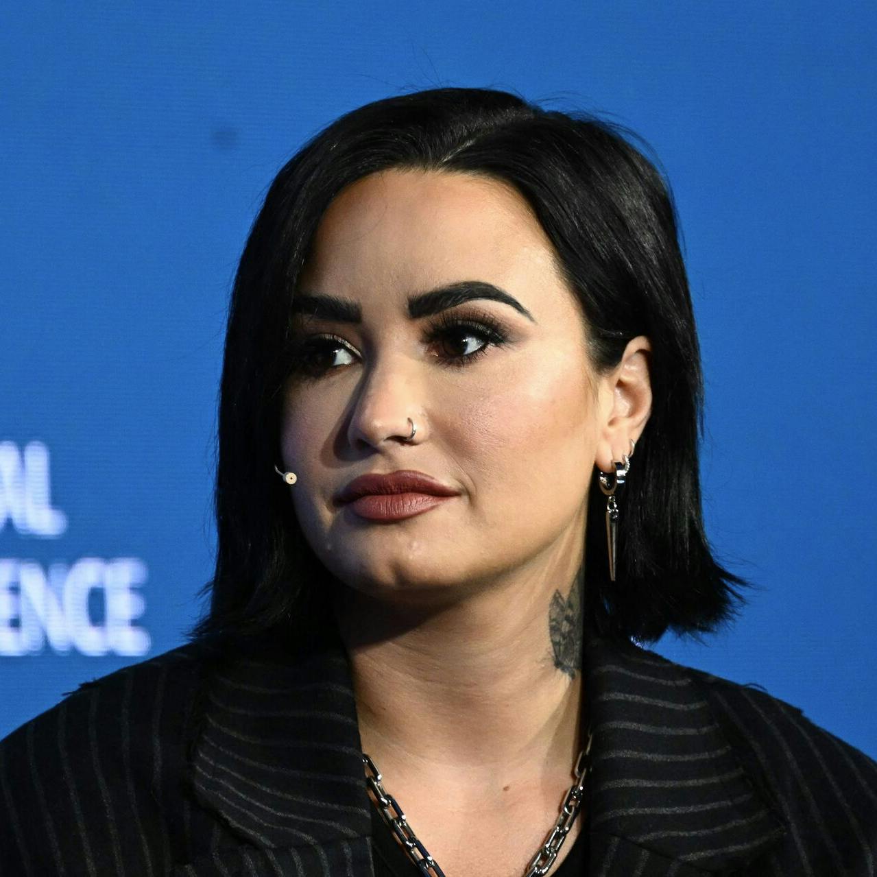 Demi Lovato har givet op og er tilbage til sine oprindelige pronominer.