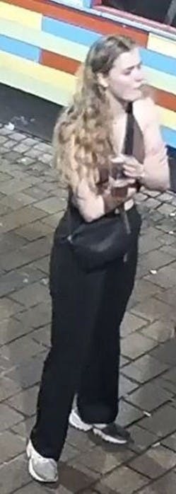 Mia Skadhauge Stevn havde ikke sin jakke på, da hun forlod den sidste bar i Jomfru Ane Gade under byturen sidste år.
