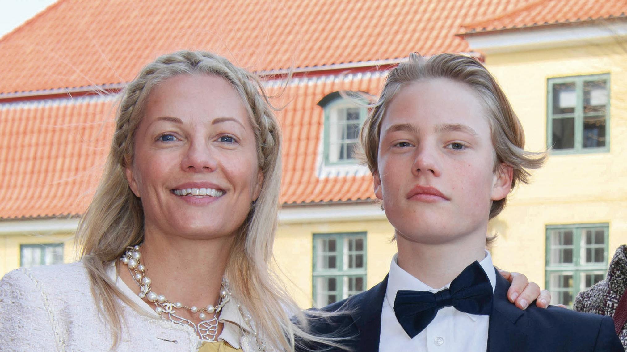 Her Caroline Flemming med sønnen Alexander tilbage i 2018, da han blev konfirmeret. 