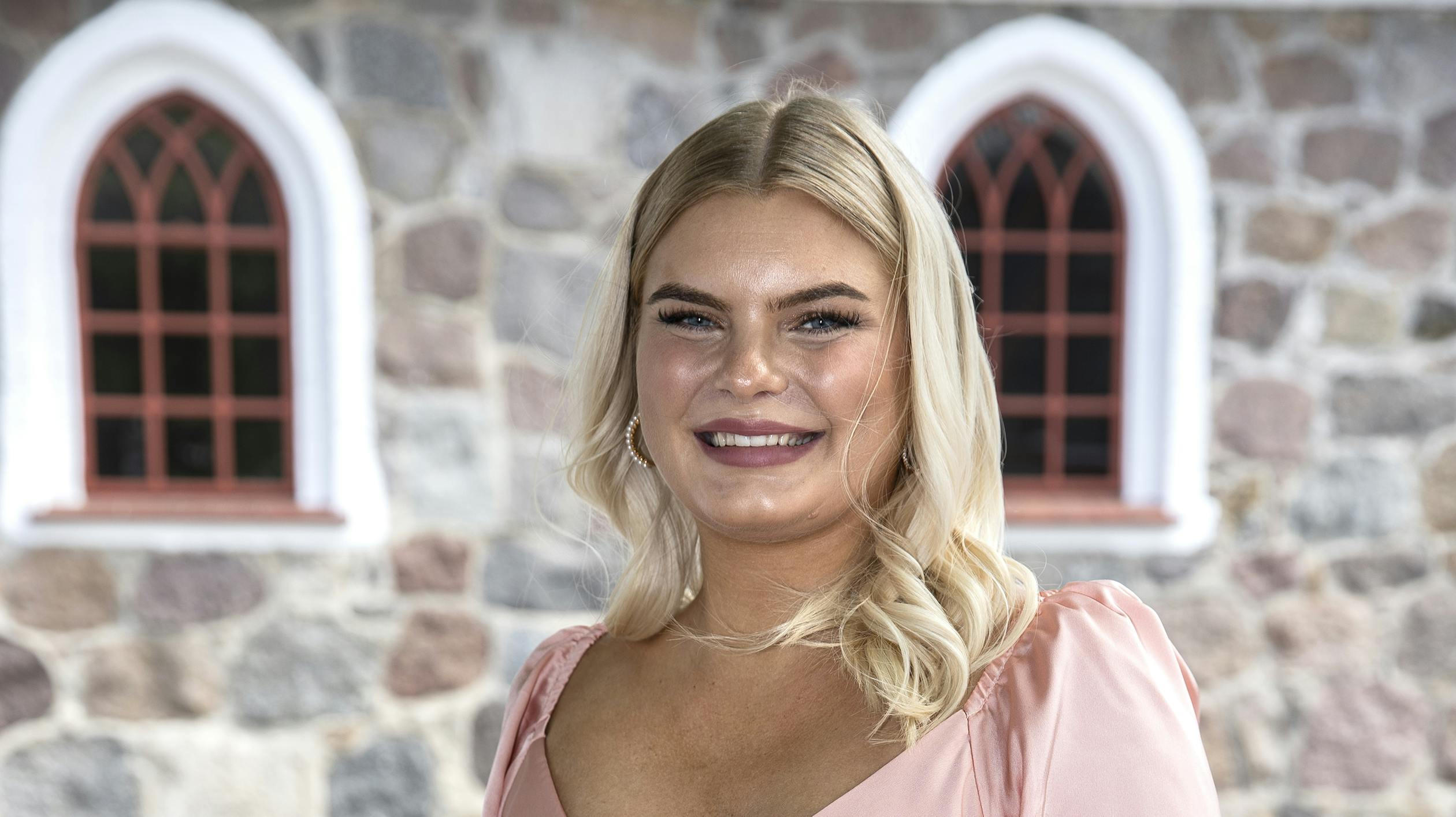 Højgravide Tilde Munkholm til bryllup hos Morten Kjeldgaard og Frederik Haun i slutningen af maj. 