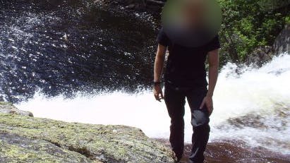 En 38-årig mand er tiltalt for at have voldtaget, dræbt og parteret Mia Skadhauge Stevn, der forsvandt i februar 2022 efter en bytur i Aalborg. 