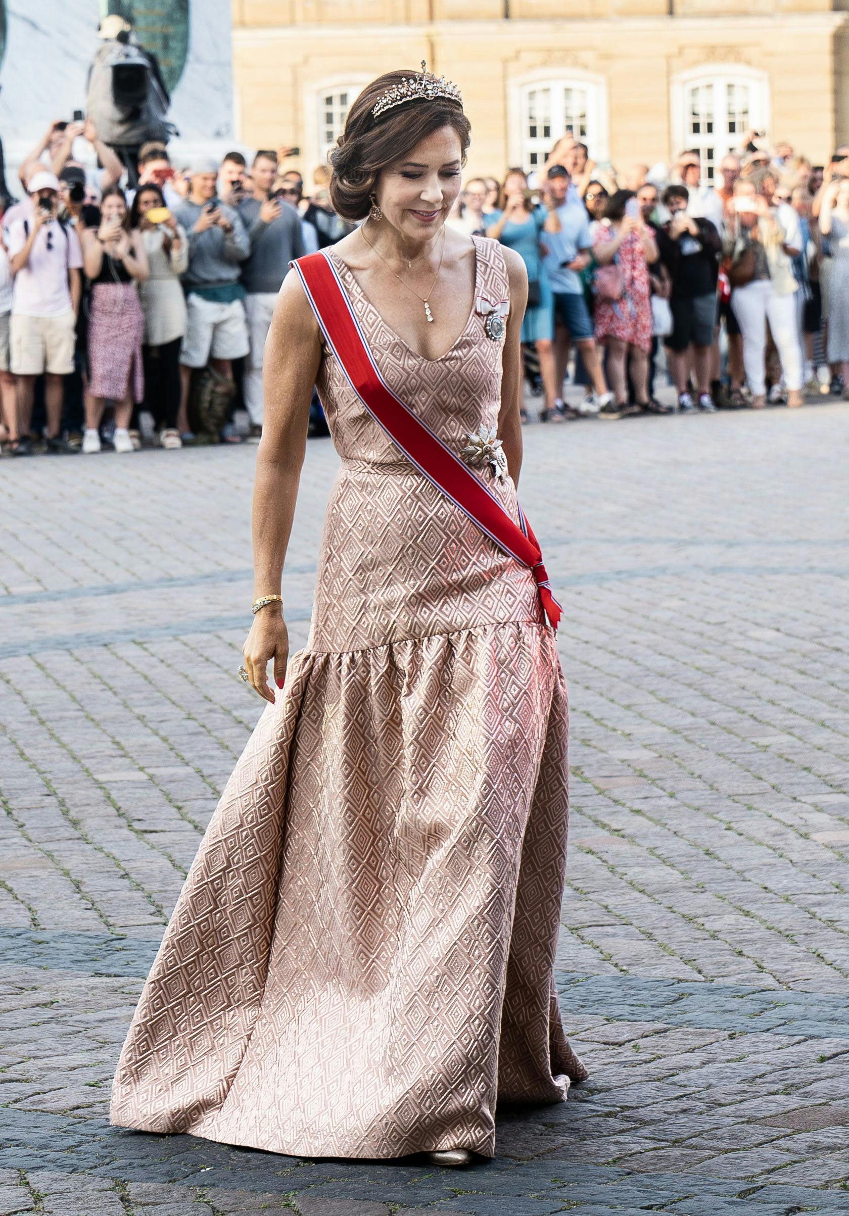 Kronprinsesse Mary strålede i sin genbrugskjole. 
