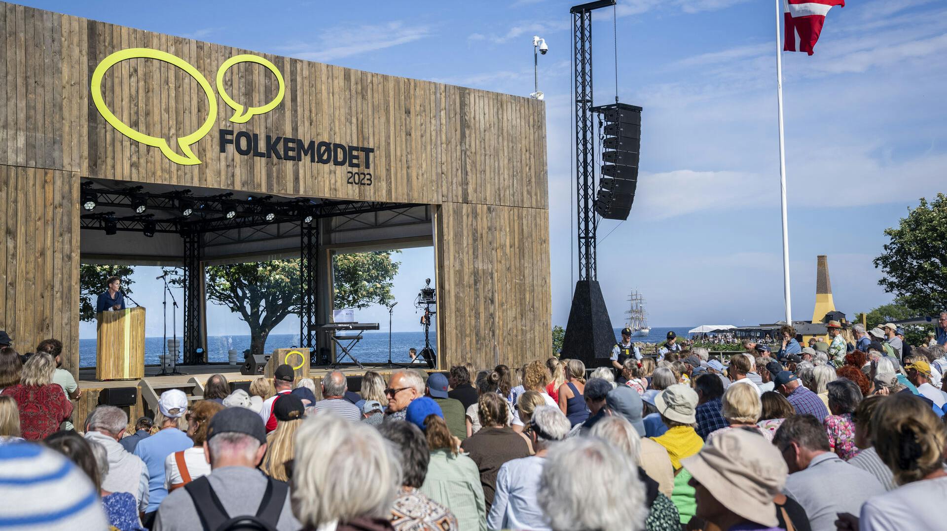 Politiet måtte fredag aften anholde en aggressiv mand på Folkemødet på Bornholm. 