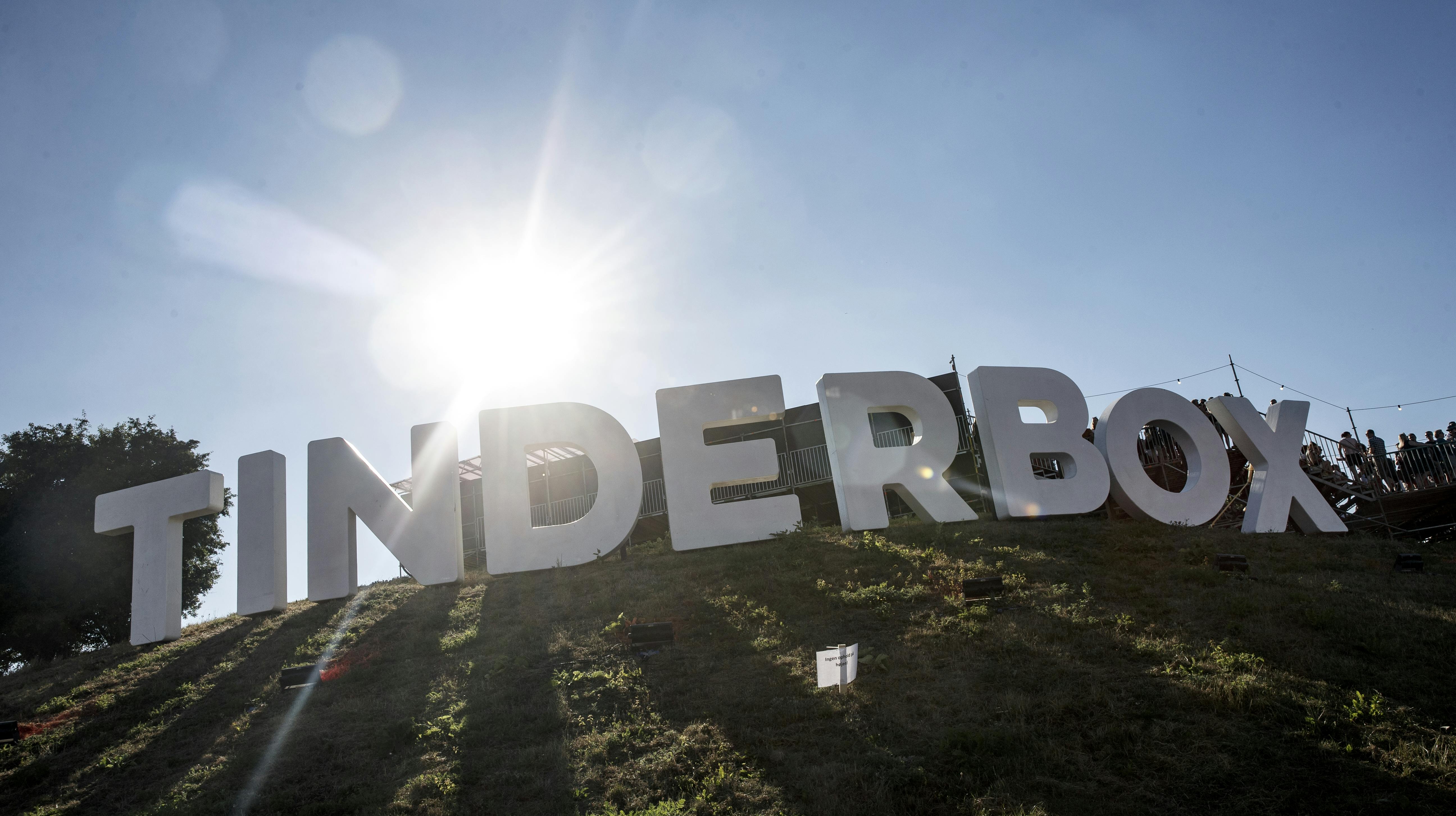 Ildshow og fyrværkeri bliver trods afbrændingsforbud ikke forbudt på årets Tinderbox Festival i Odense. 