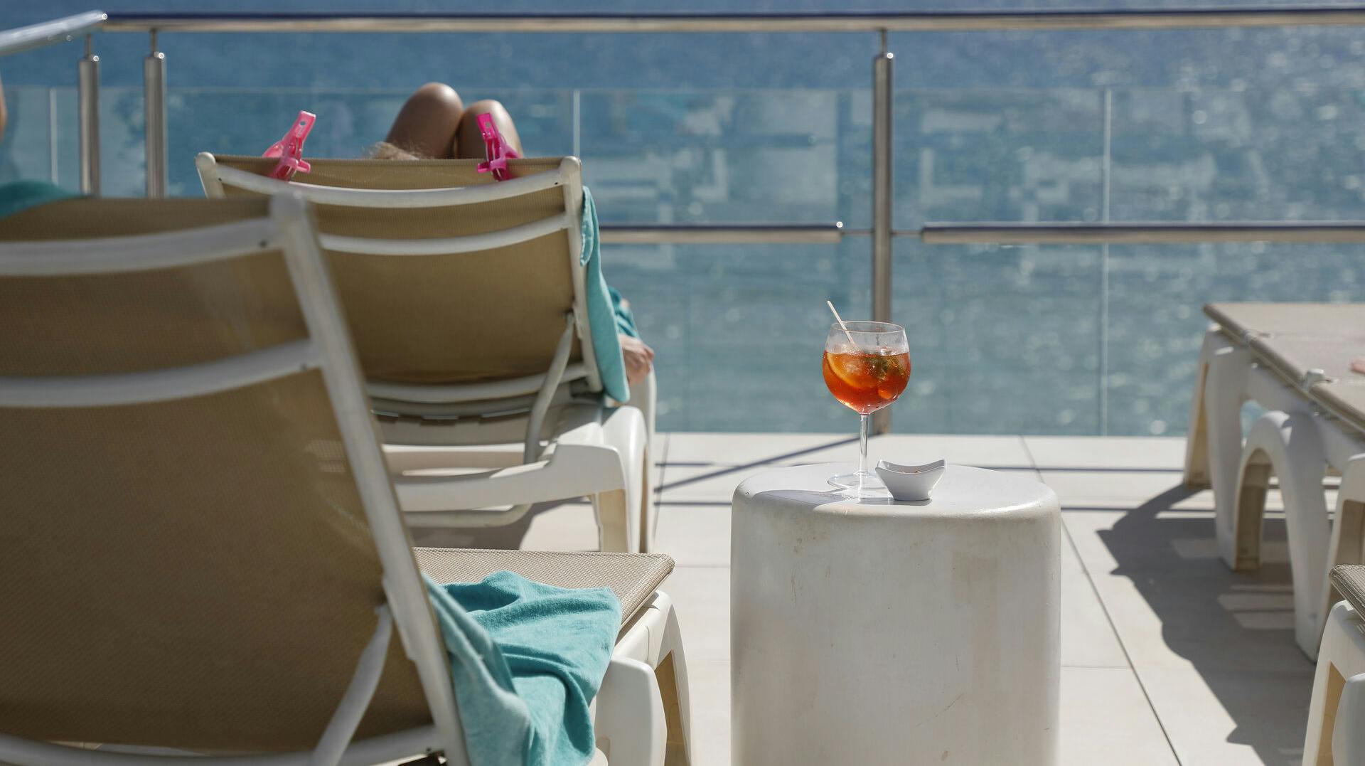 De ældre skal kunne bytte en uges hjemmehjælp til en uges charterferie. 