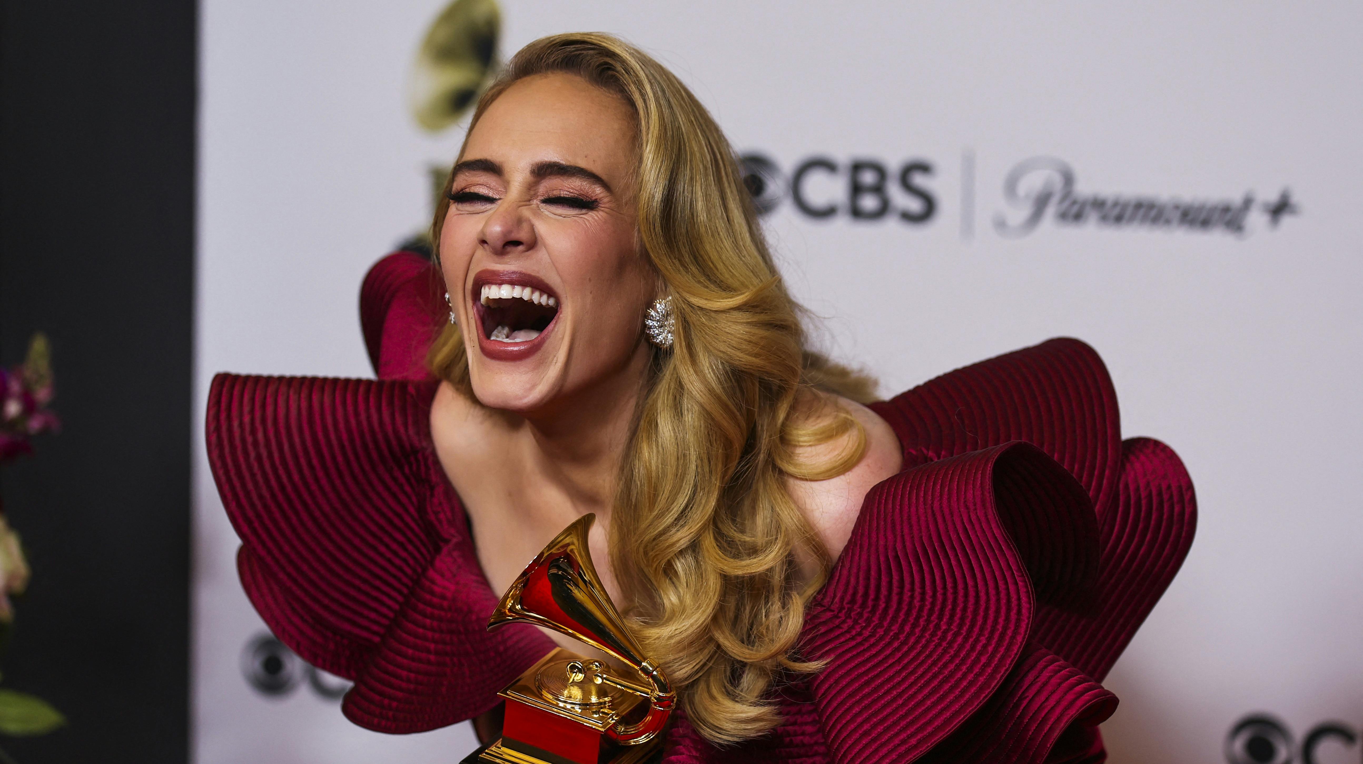 Skønne Adele har over weekenden været yderst ærlig omkring hvad der sker under bæltestedet. Et område, der er hårdt ramt efter hendes mange krævende koncerter. 