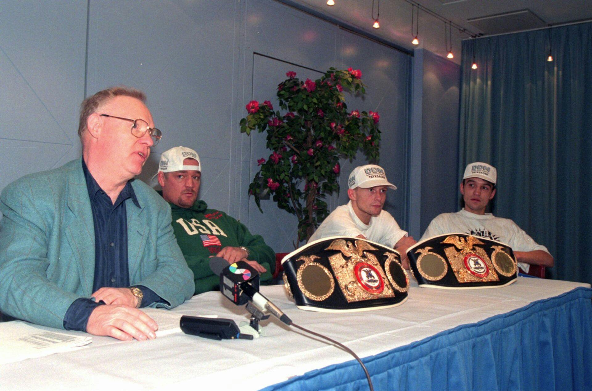 Mogens Palle sammen med Brian Nielsen, Jimmi Bredahl og Johnny Bredahl.&nbsp;
