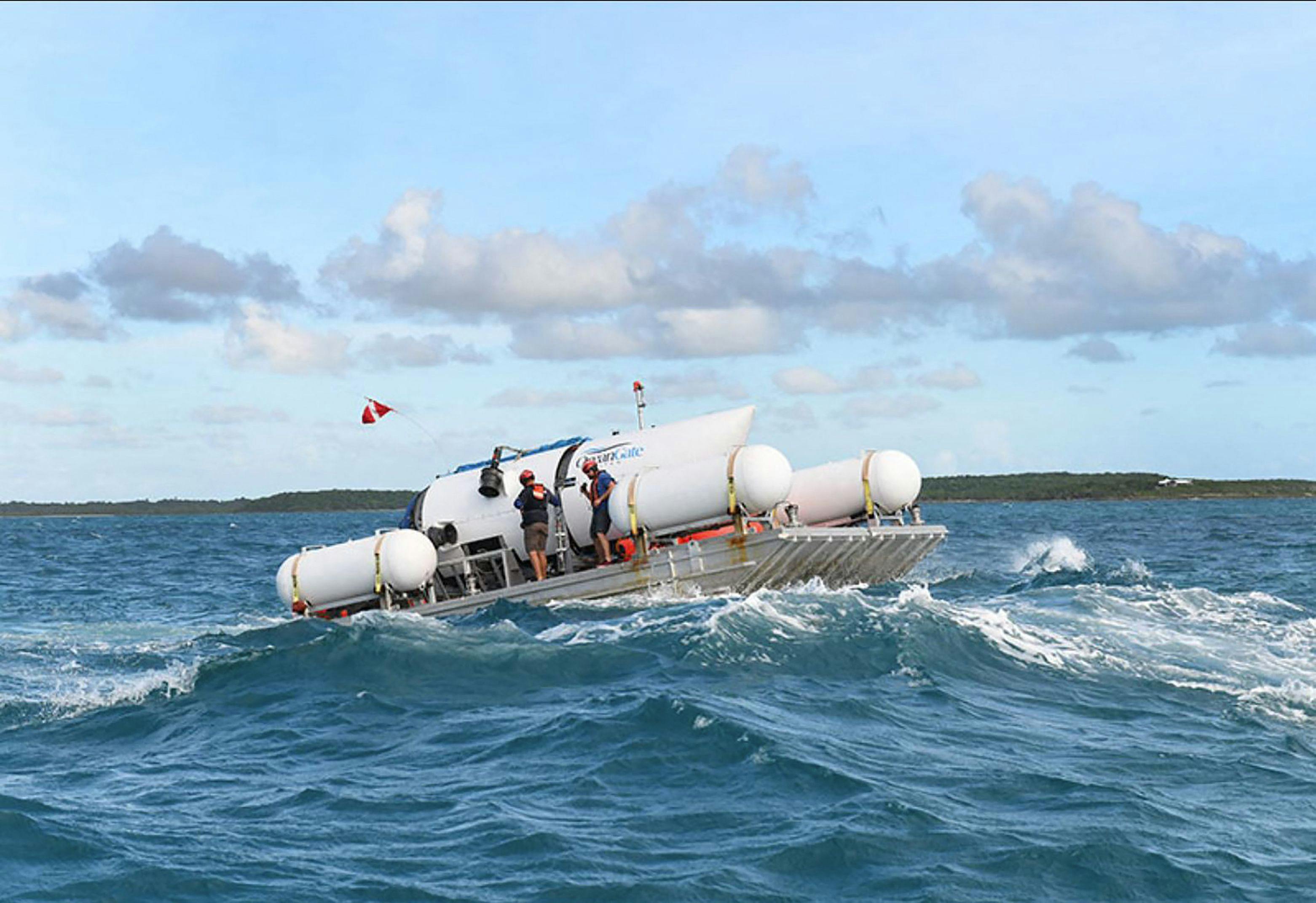 Ifølge OceanGate har ubåden en kapacitet til at have fem personer om bord i 96 timer.