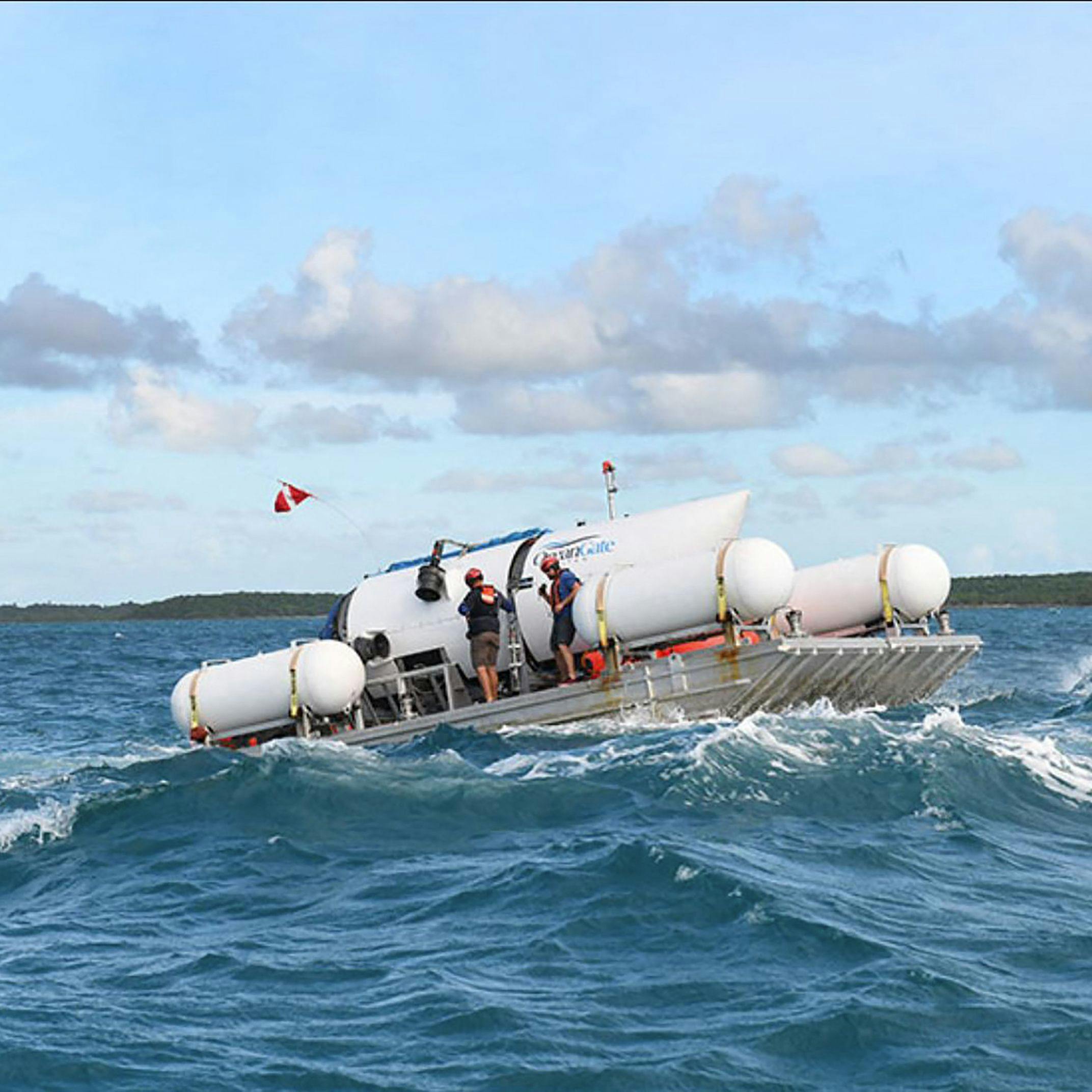 Ifølge OceanGate har ubåden en kapacitet til at have fem personer om bord i 96 timer.