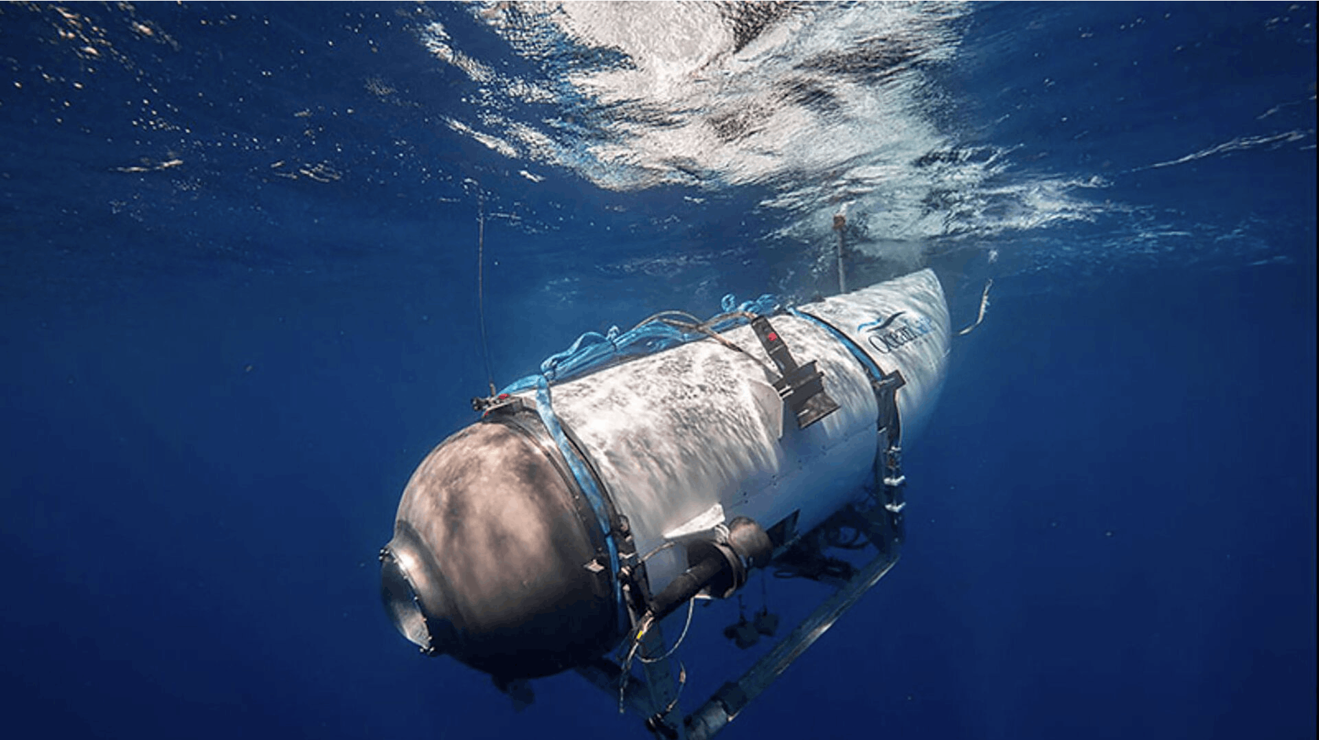 Titan forsvandt søndag på vej mod vraget af Titanic. Den blev officielt meldt savnet mandag, og de ombordværende passagerer menes at have ilt til omkring 20 timer endnu. 