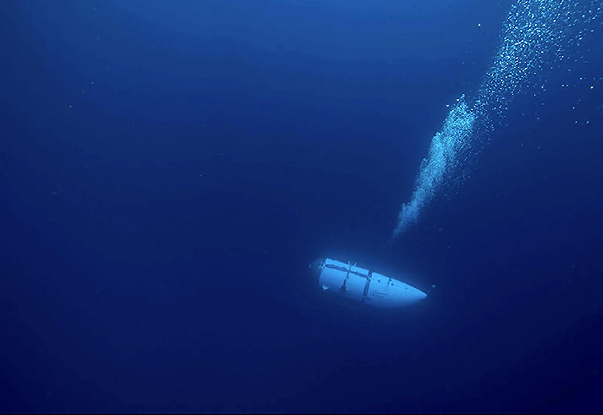 Den såkaldte Titan-ubåd forsvandt, mens det og fem passagerer var på vej mod vraget af Titanic.