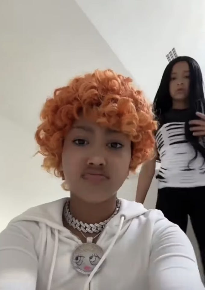 Screenshot af North West-videoen, som Kim Kardashian efterfølgende måtte fjerne.