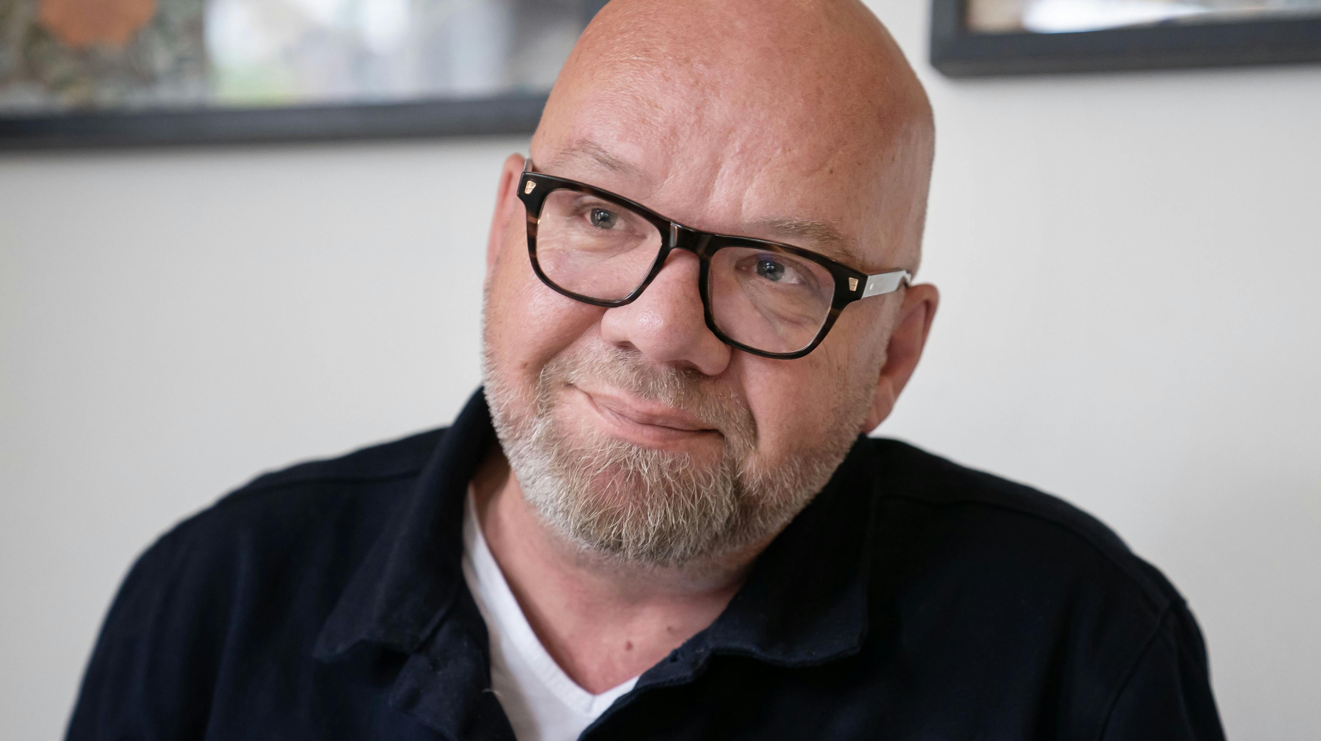 56-årige Lars Hjortshøj blev i 2021 skilt fra Tina Bilsbo efter 26 år sammen. 