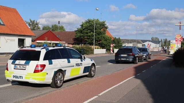 Onsdag aften er to mænd anholdt, efter at en kvinde er fundet dræbt i Fårevejle.