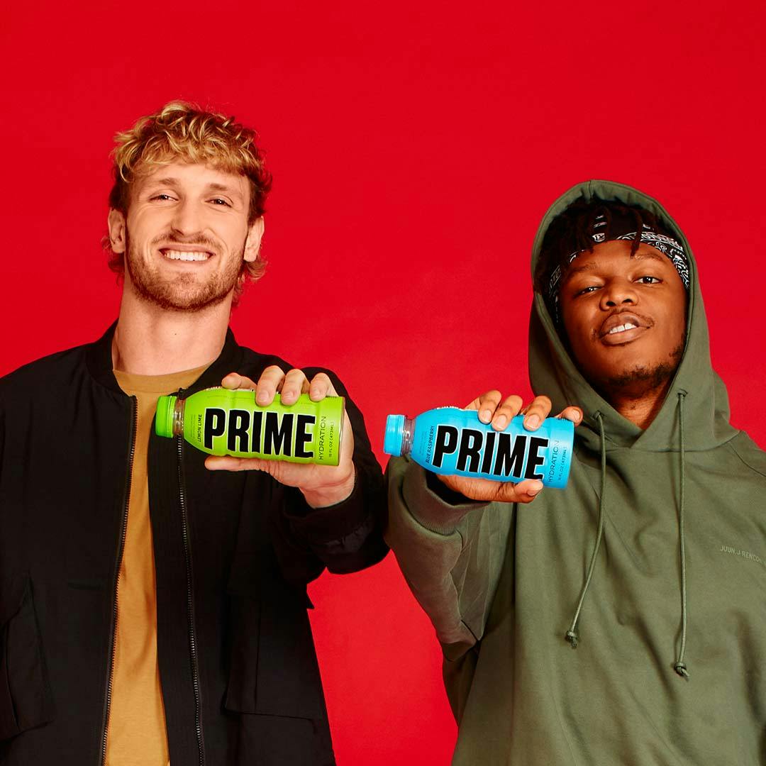 Logan Paul (tv.) og KSI (th.) står bag Prime-drikken.