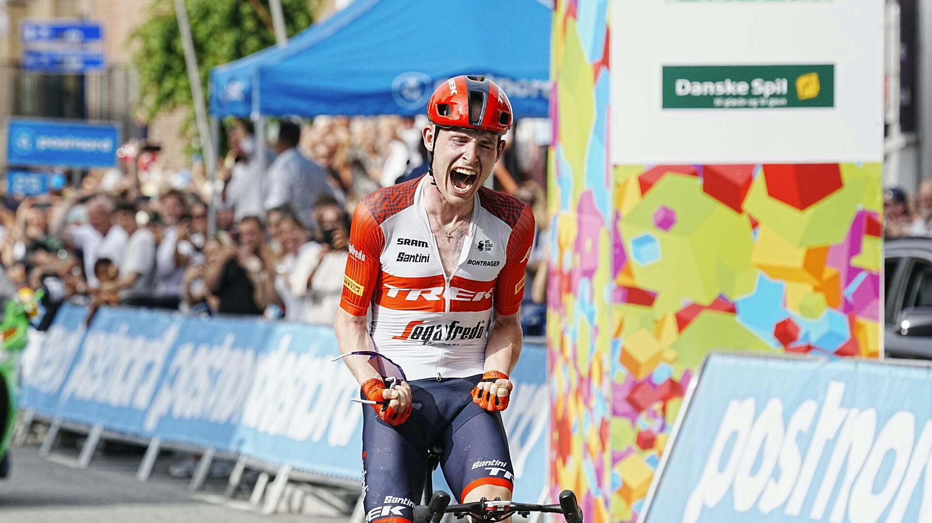 Efter et soloridt på ti kilometer snuppede Schweiz Rundt-vinderen Mattias Skjelmose DM i linjeløb.