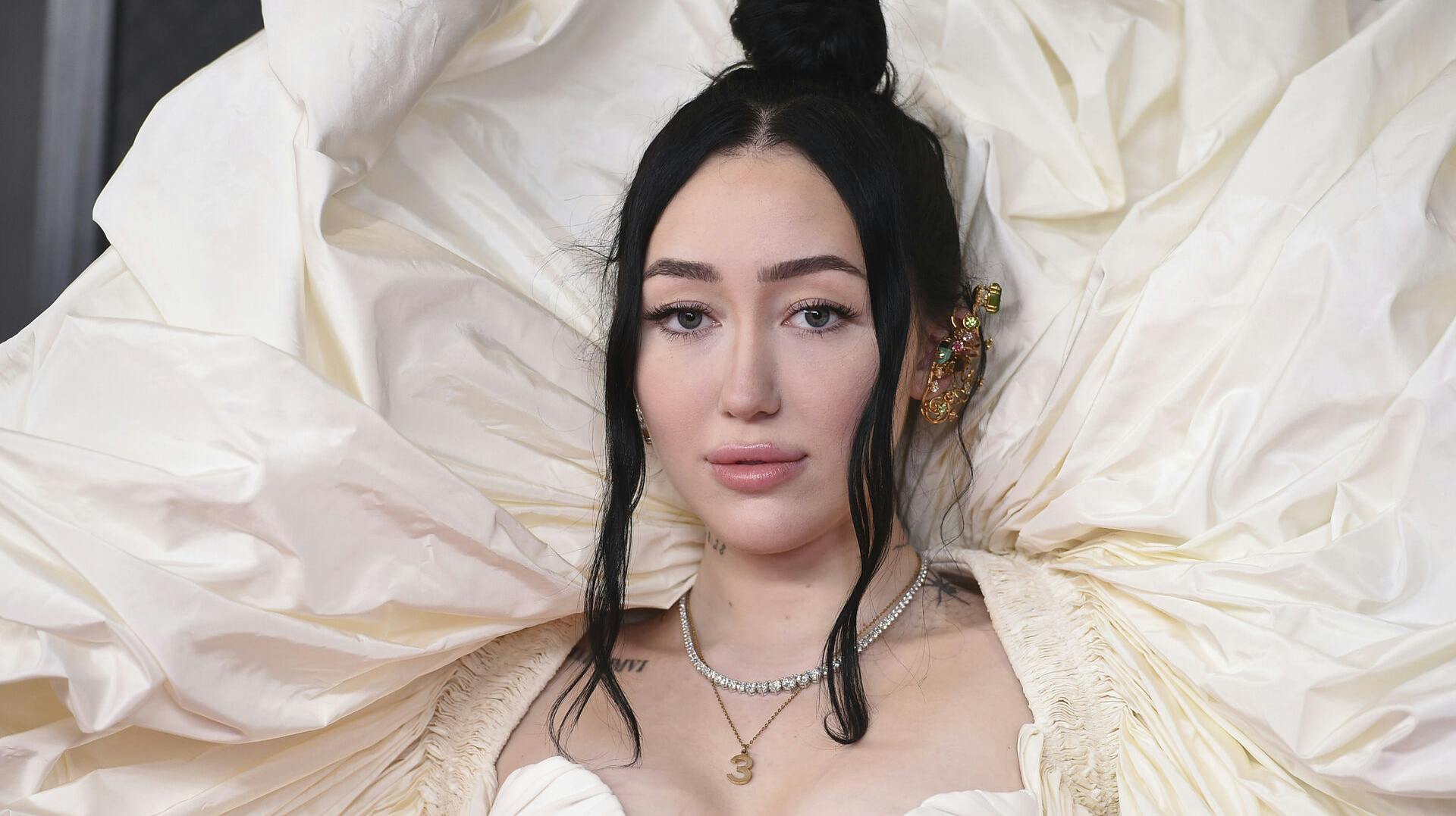 Noah Cyrus skal giftes.