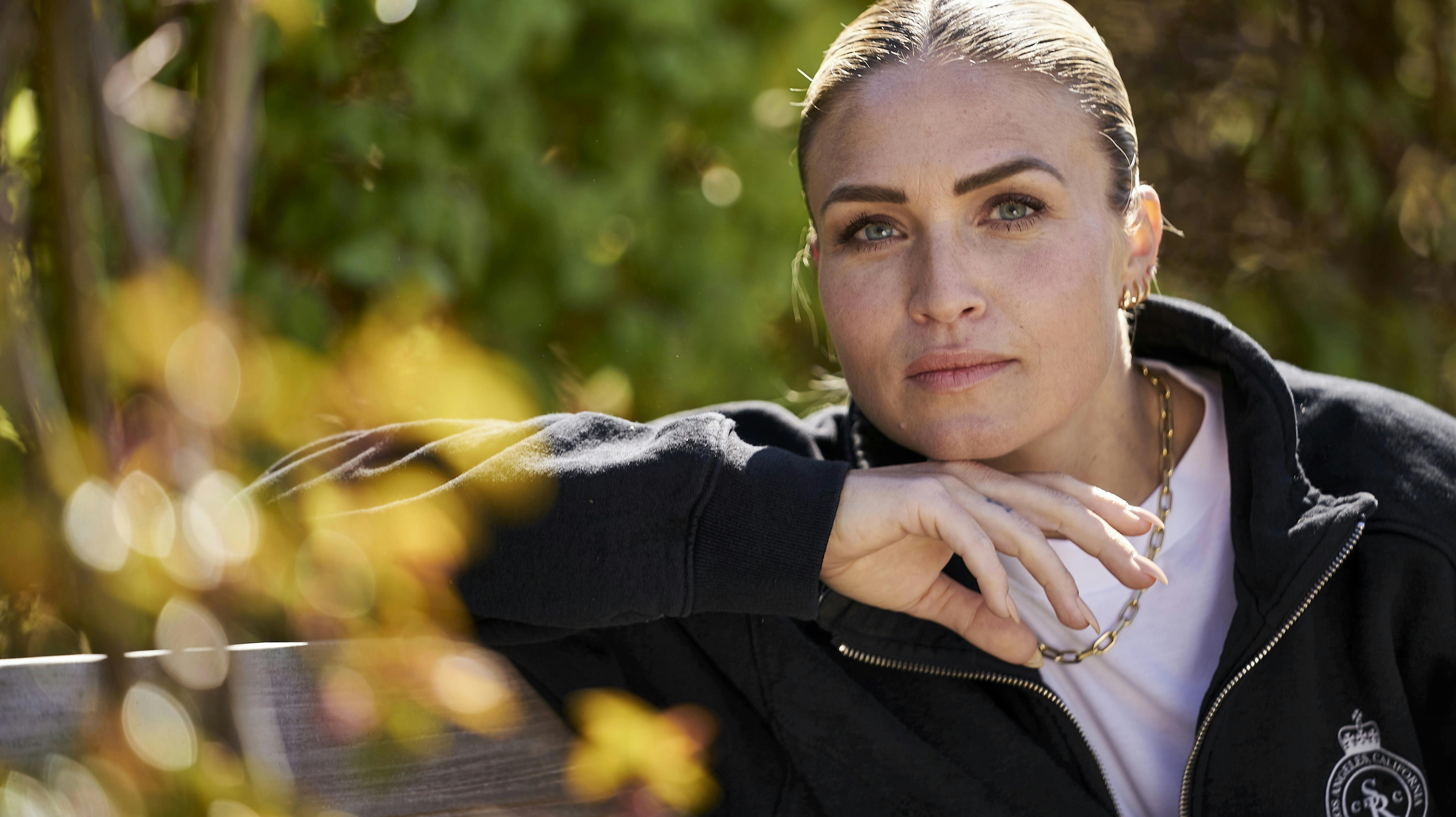 Christiane Schaumburg-Müller Åxman fortæller i sin podcast "Hverdag" om, at hendes mor er alvorligt syg med demenssygdommen alzheimers. 